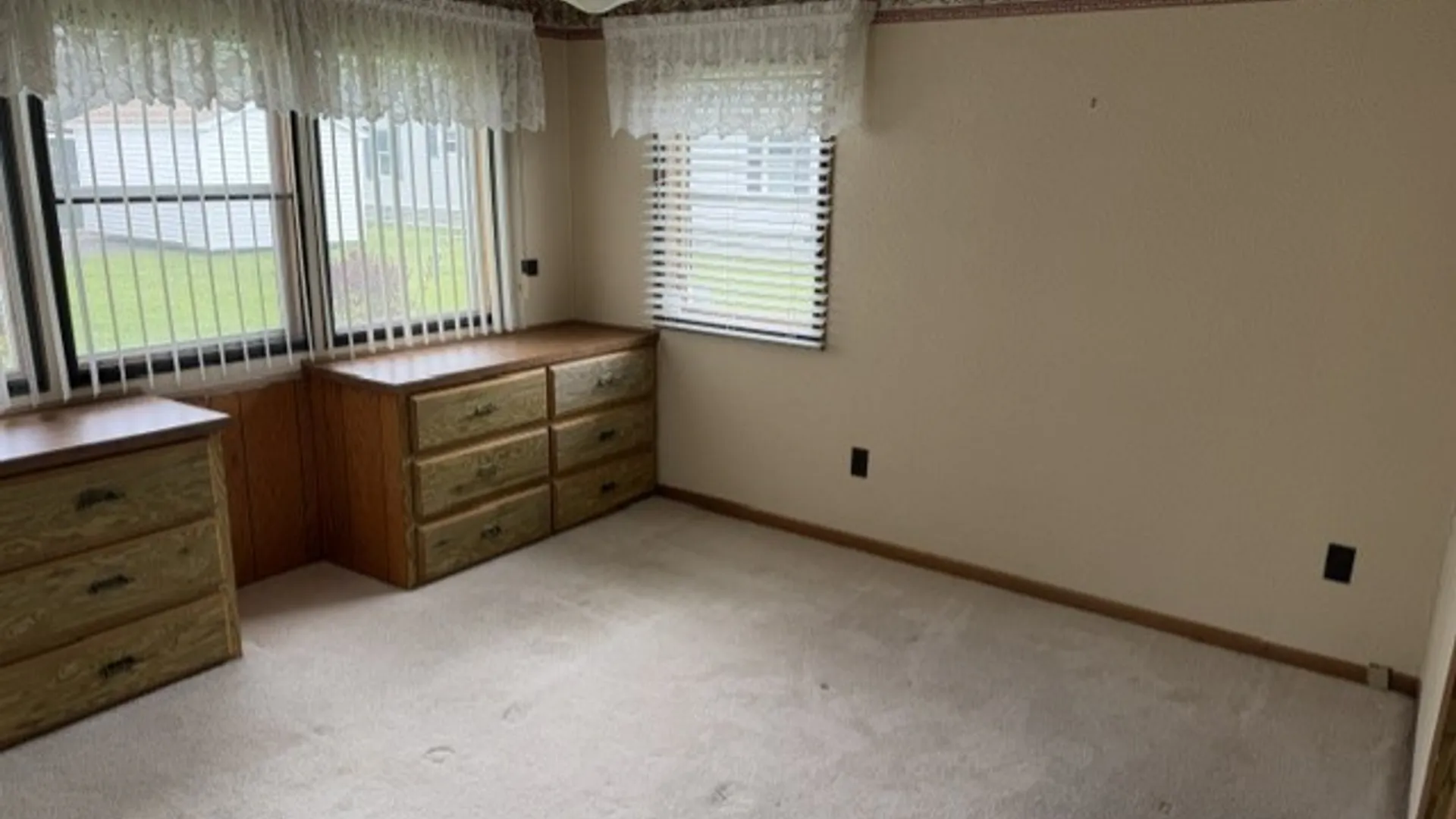 Property at 13 Lorraine Place, West Seneca, NY 14224 21