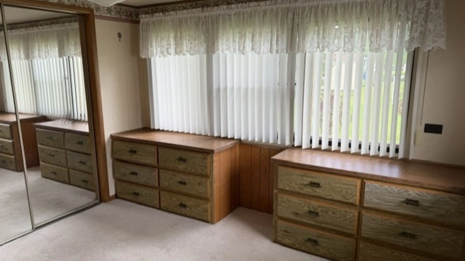 Property at 13 Lorraine Place, West Seneca, NY 14224 22