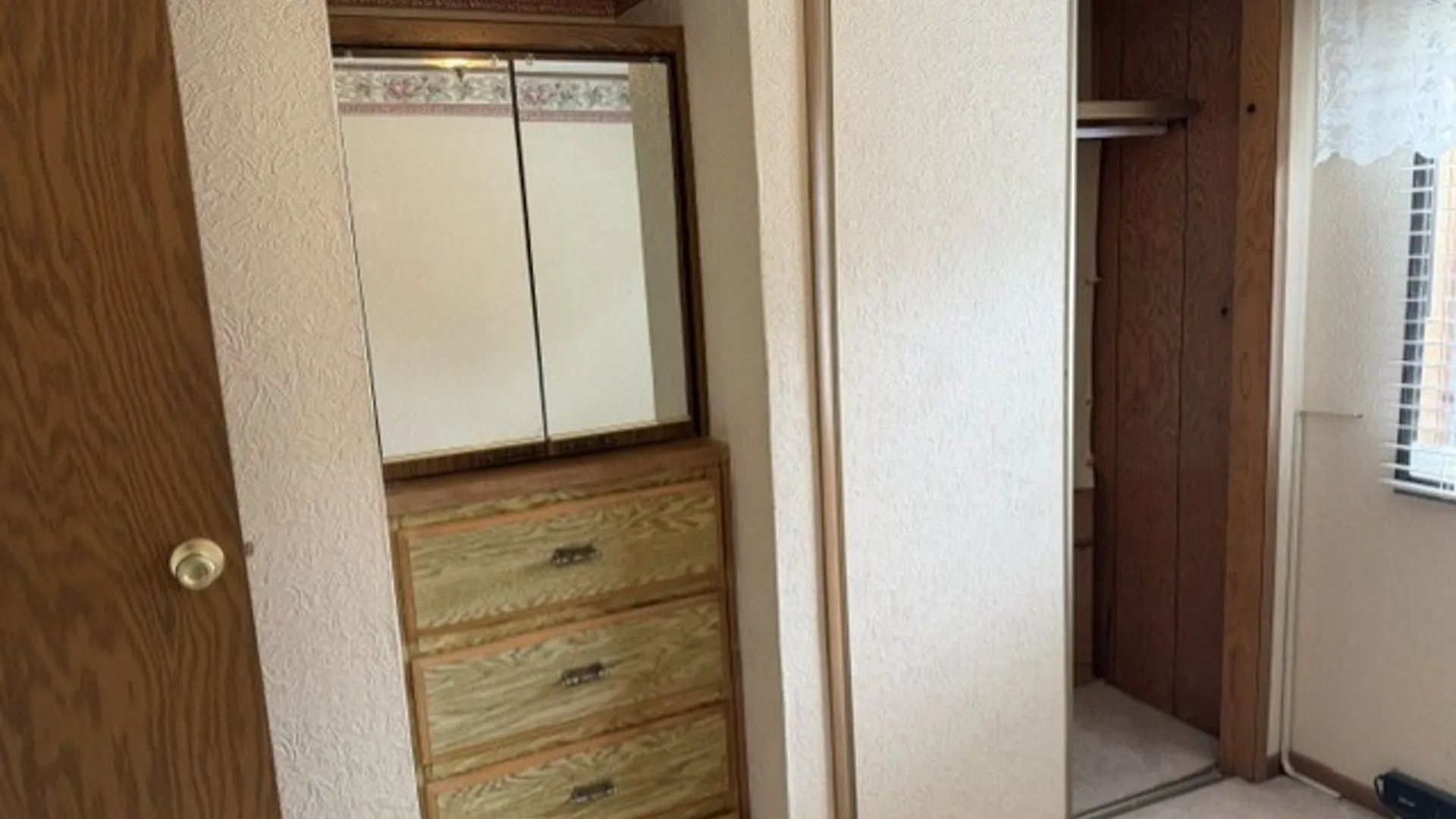 Property at 13 Lorraine Place, West Seneca, NY 14224 24