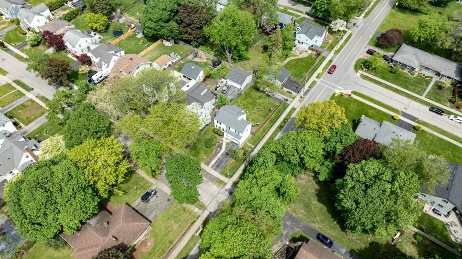 Property at 202 Biltmore Drive, Irondequoit, NY 14617 35