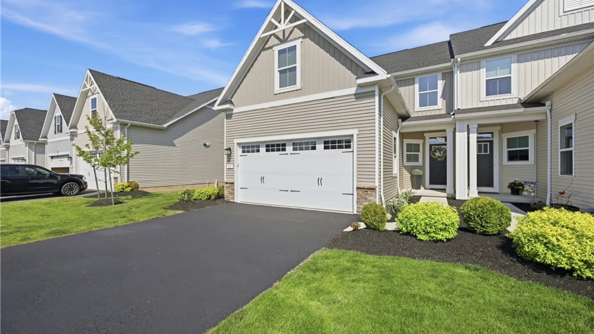 Property at 155 Sandstone Circle, Grand Island, NY 14072 3
