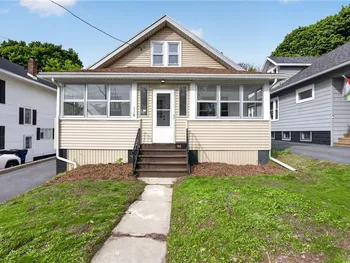 Property at 116 Malverne Dr, Syracuse, NY 13208