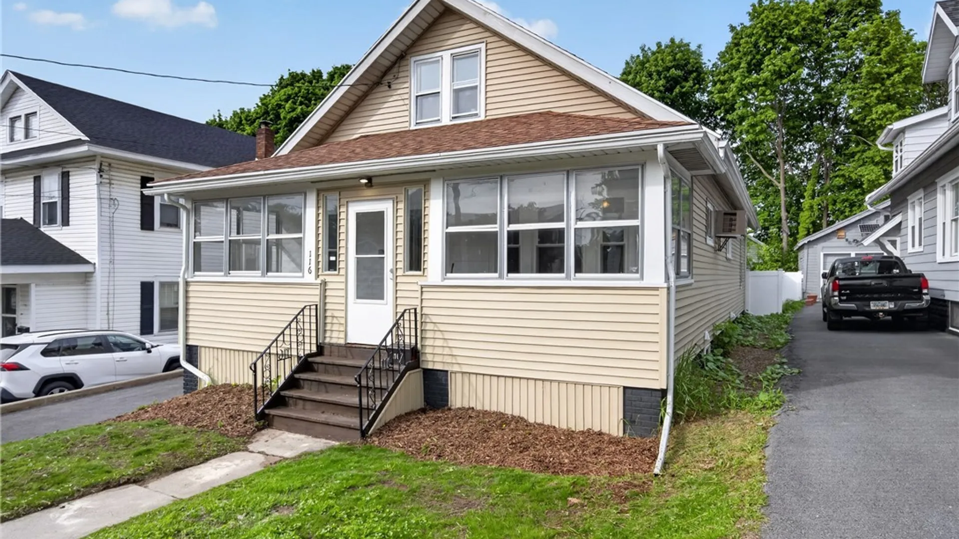 Property at 116 Malverne Dr, Syracuse, NY 13208 2