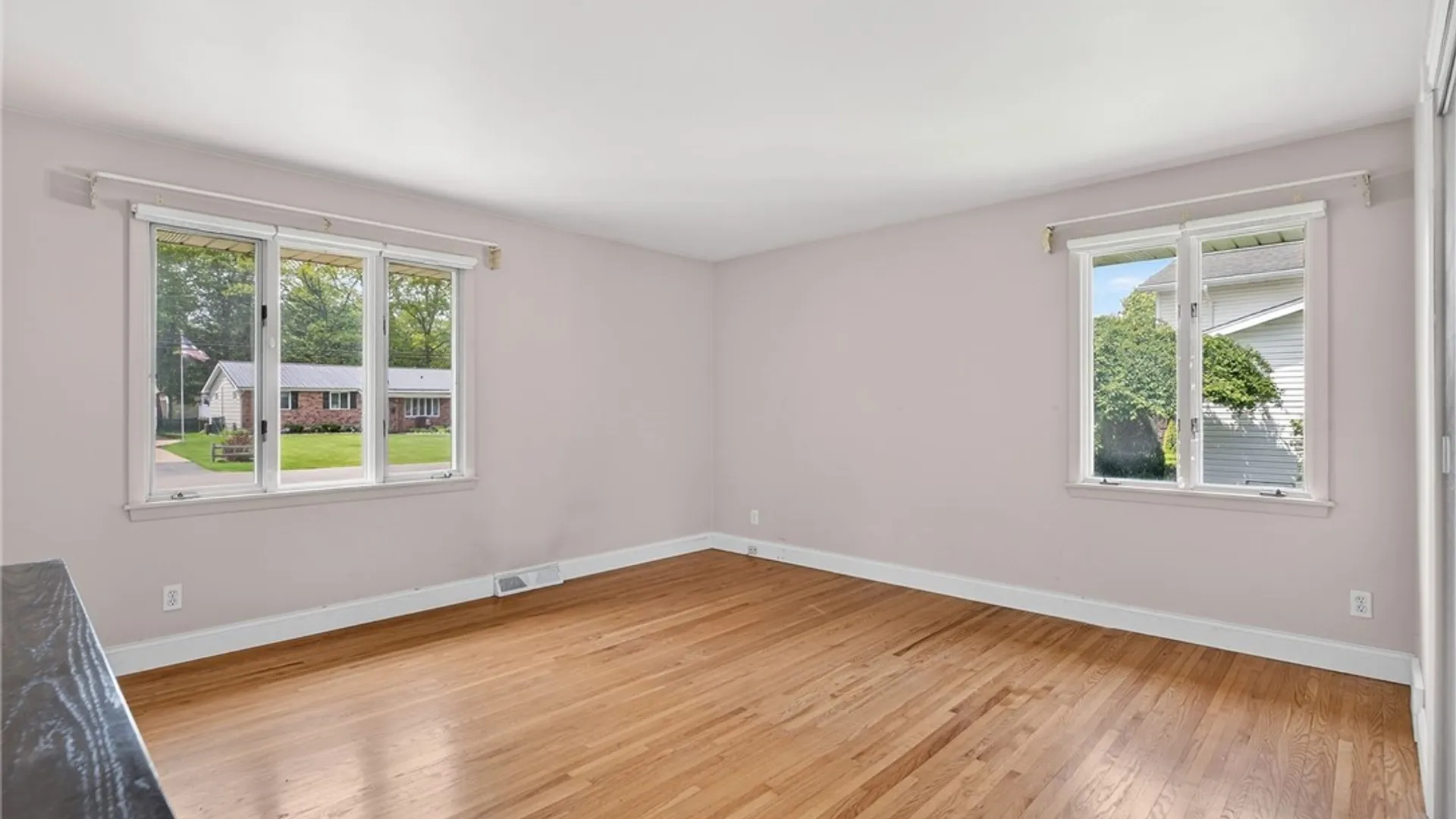 Property at 7706 Saint Joseph Road, Niagara, NY 14304 25