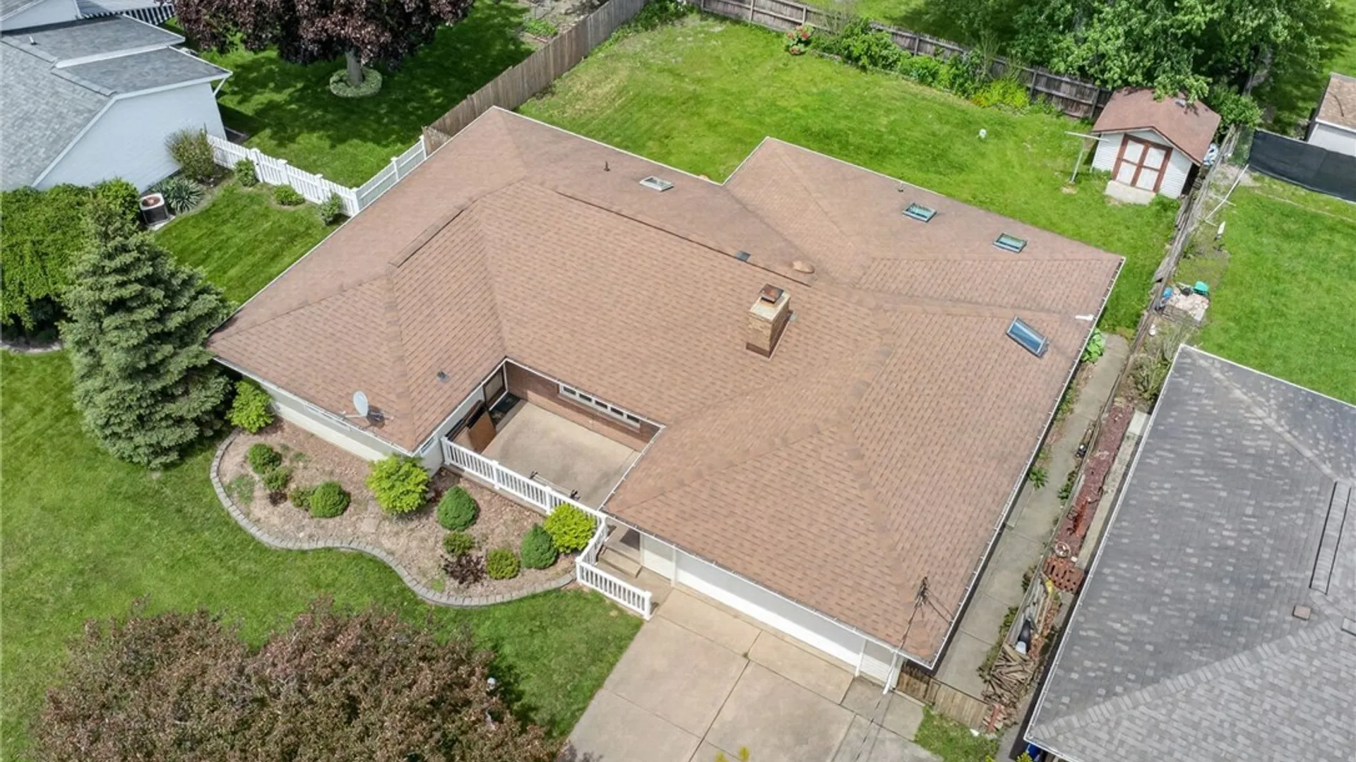 Property at 7706 Saint Joseph Road, Niagara, NY 14304 4