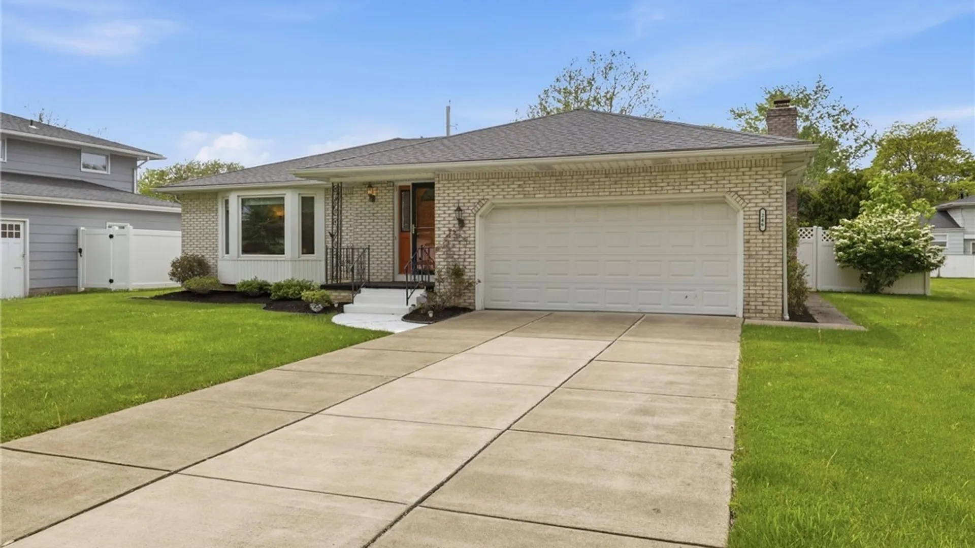 Property at 246 Willow Green Drive, Amherst, NY 14228 2