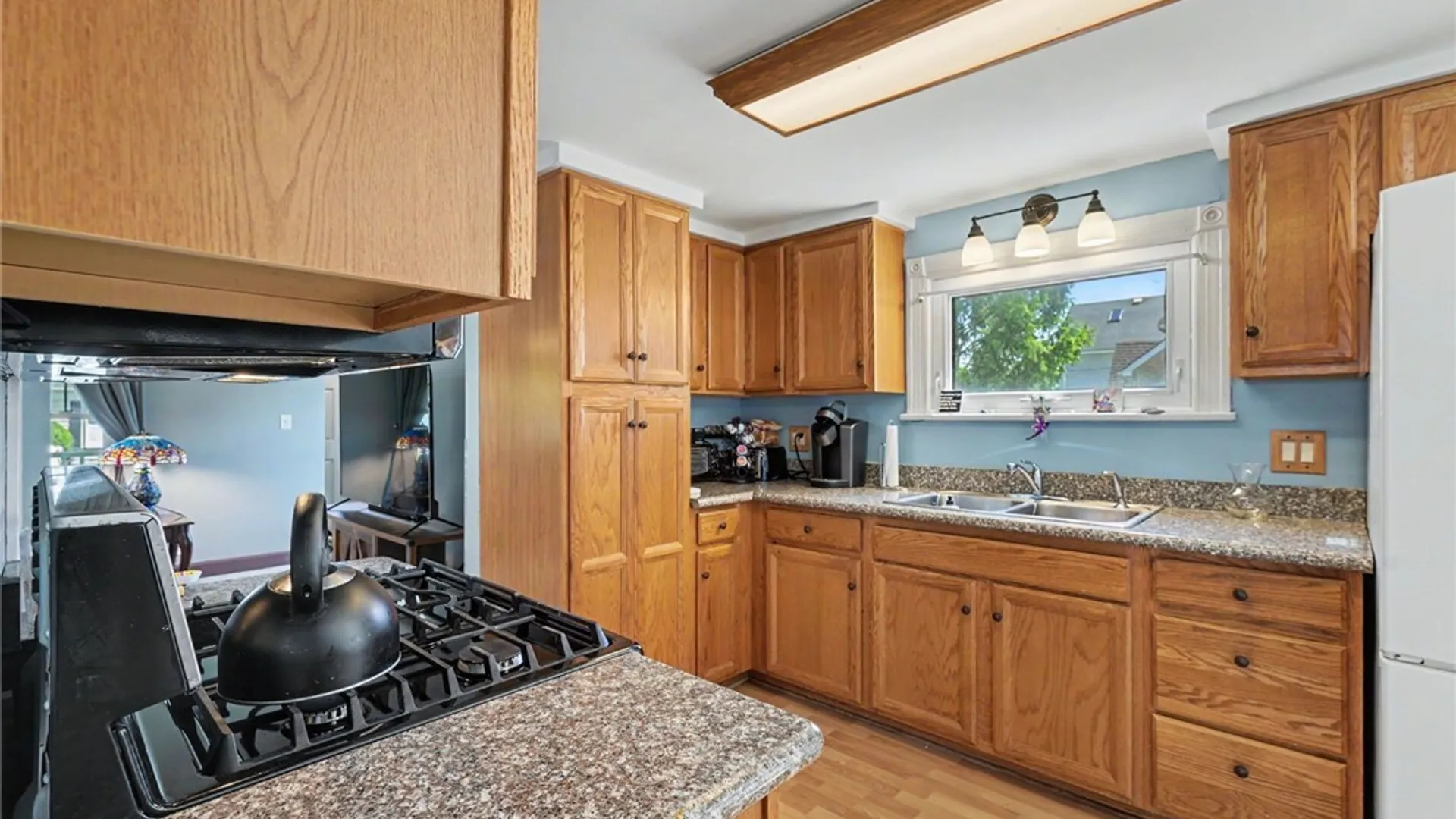 Property at 34 Dellwood Place, Cheektowaga, NY 14225 10