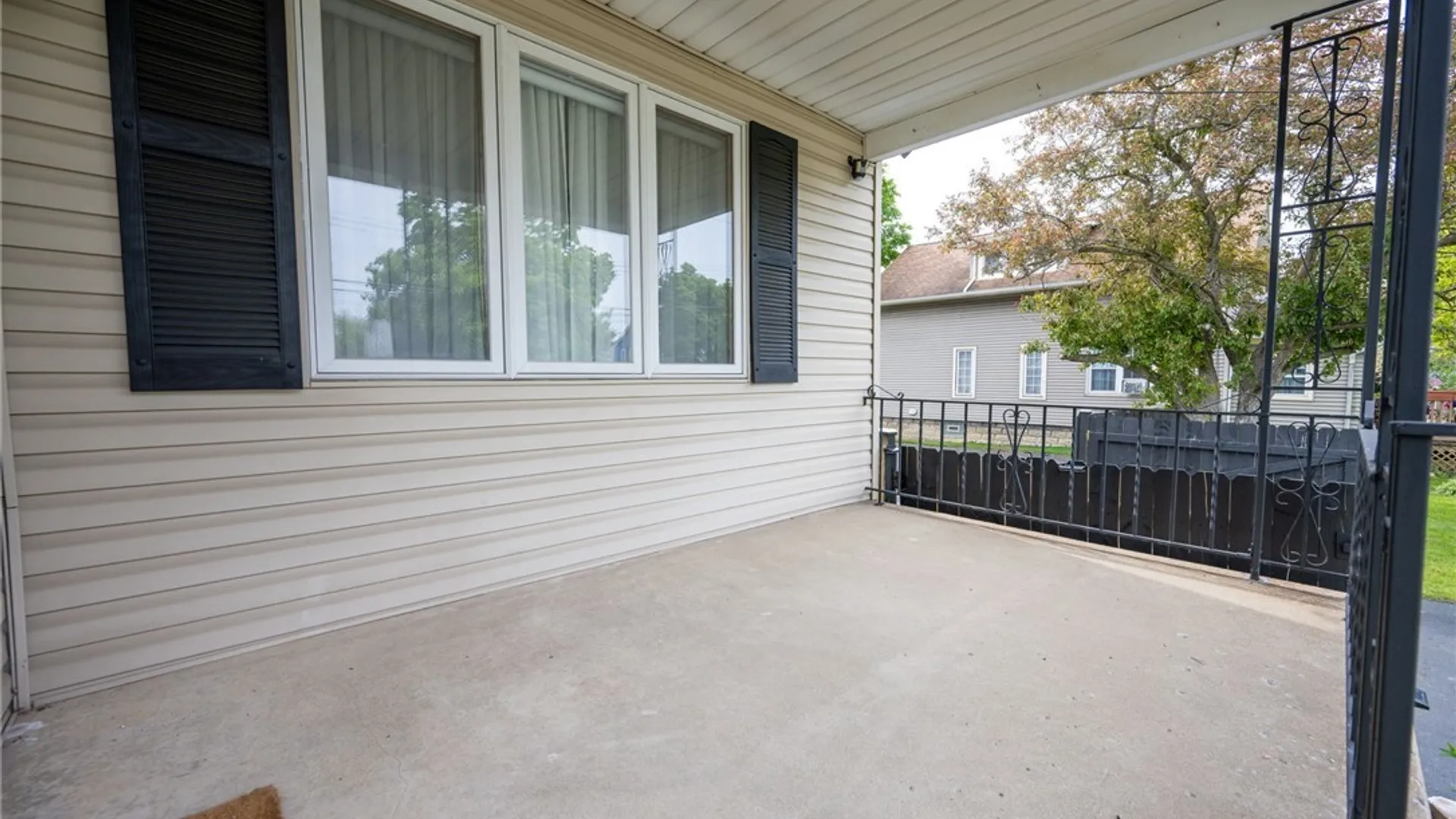 Property at 55 Lind Avenue, West Seneca, NY 14224 2