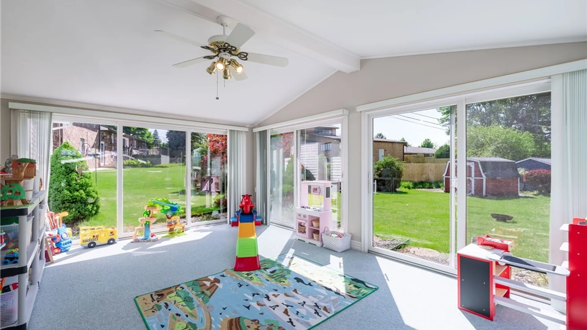Property at 20 Evanshire Lane, Amherst, NY 14221 20