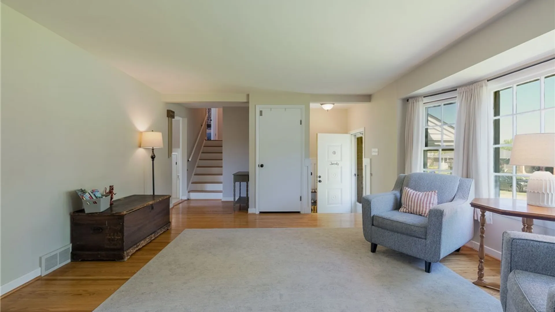 Property at 20 Evanshire Lane, Amherst, NY 14221 4