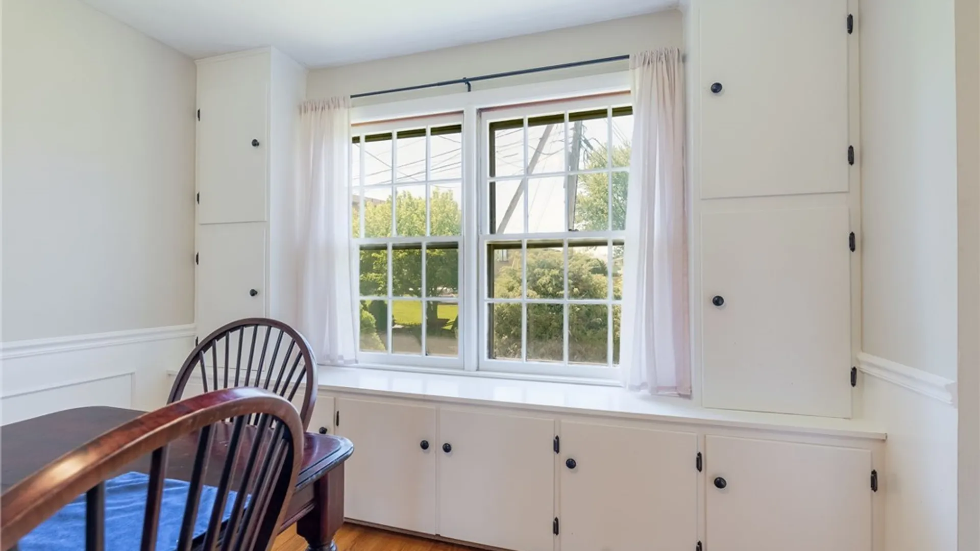 Property at 20 Evanshire Lane, Amherst, NY 14221 7
