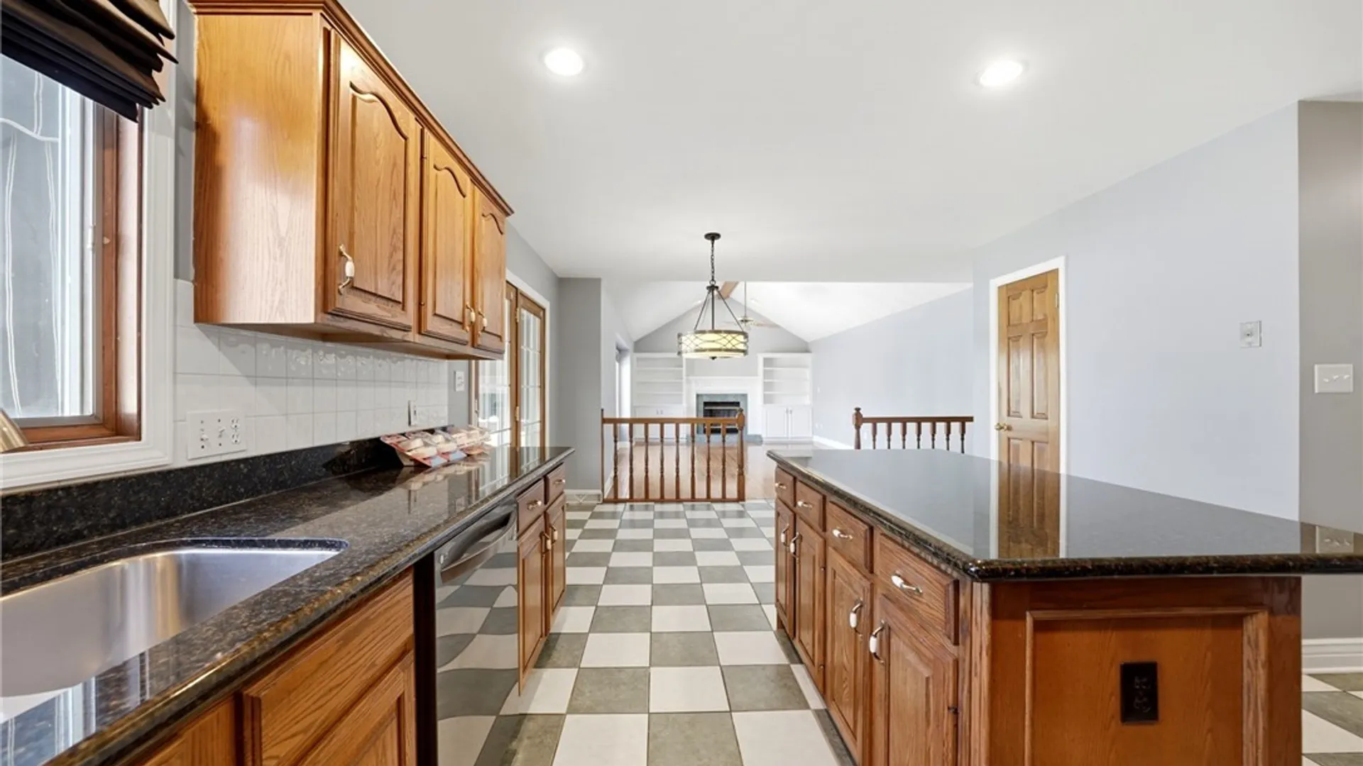 Property at 21 W Royal Hill Drive, Orchard Park, NY 14127 15