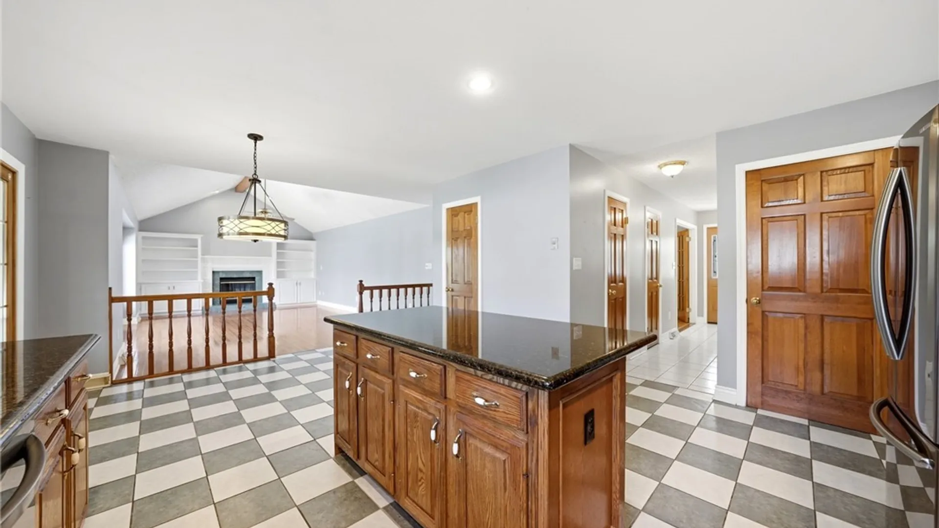 Property at 21 W Royal Hill Drive, Orchard Park, NY 14127 16