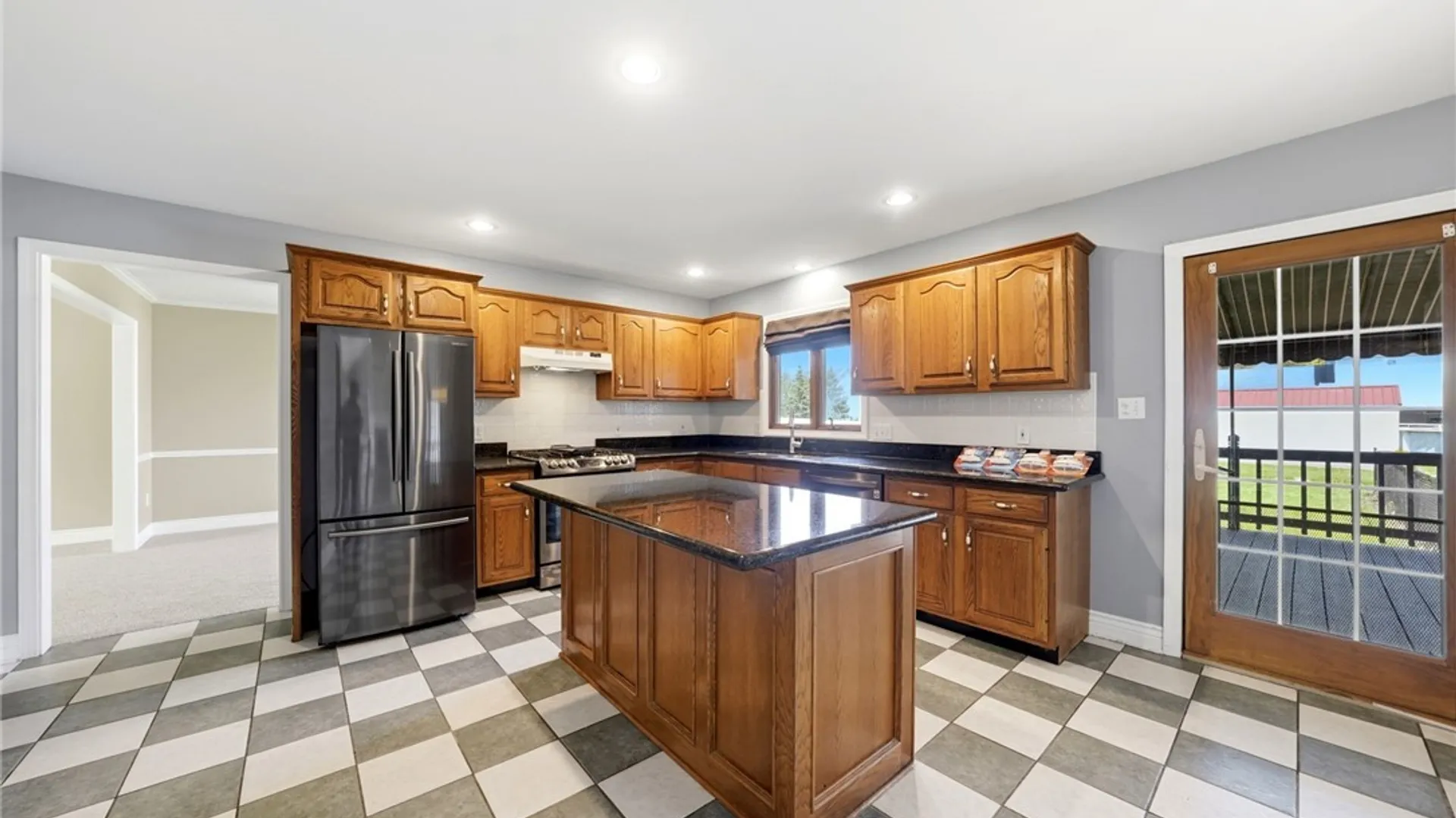 Property at 21 W Royal Hill Drive, Orchard Park, NY 14127 18