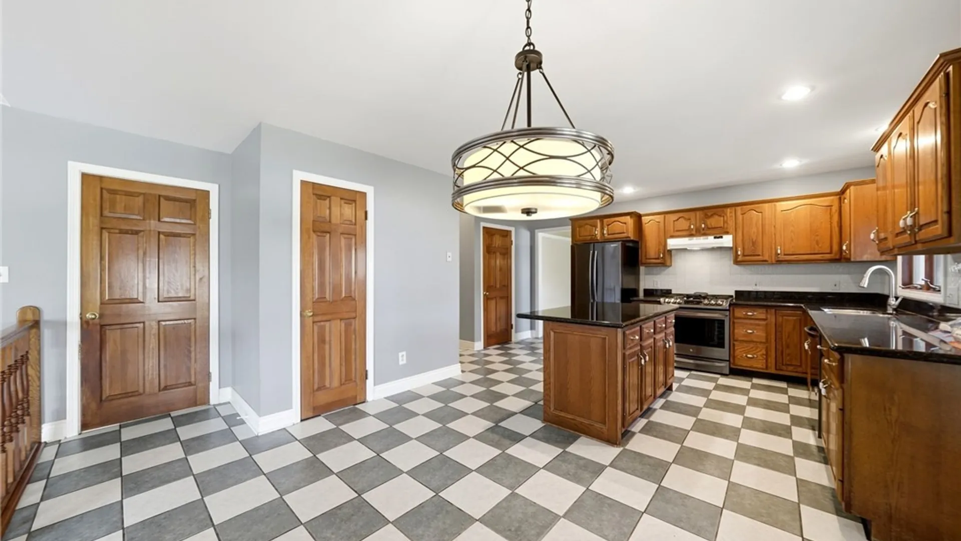 Property at 21 W Royal Hill Drive, Orchard Park, NY 14127 19