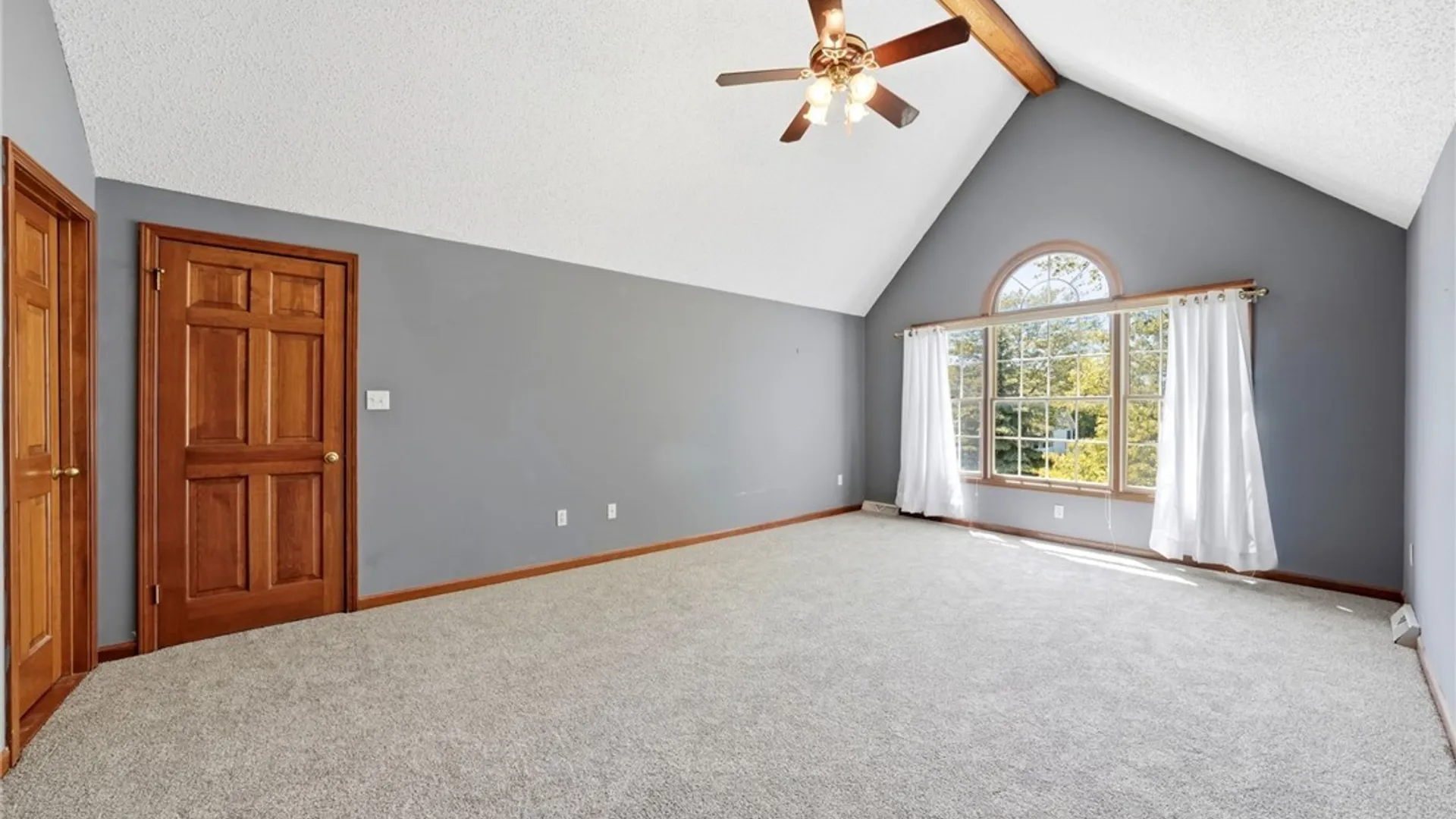 Property at 21 W Royal Hill Drive, Orchard Park, NY 14127 26