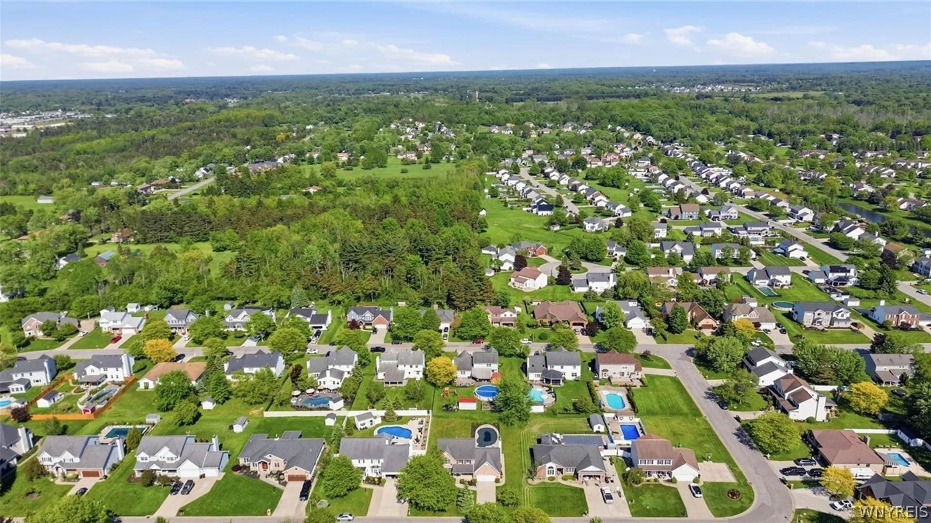Property at 21 W Royal Hill Drive, Orchard Park, NY 14127 50