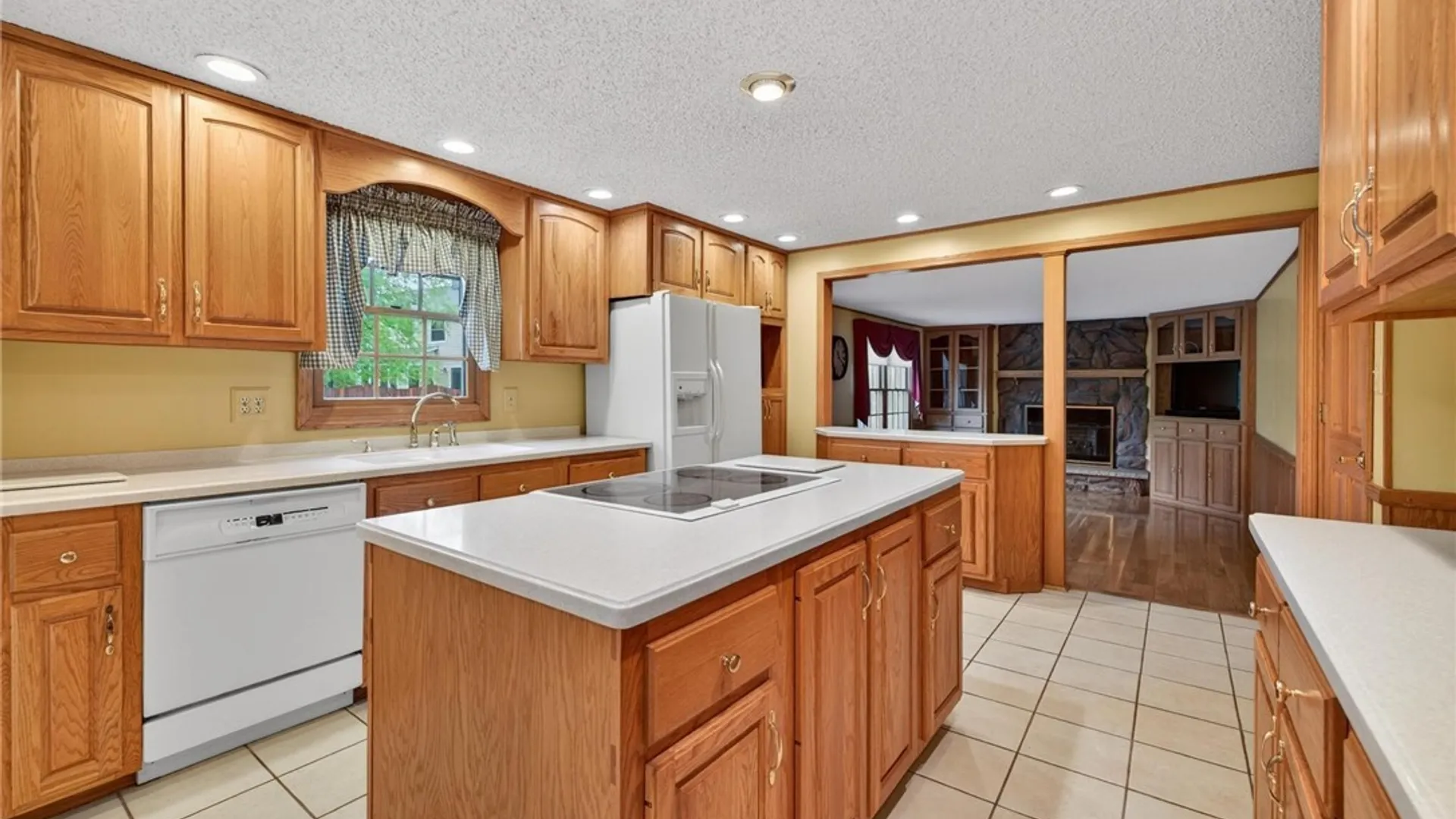 Property at 75 Pine Court, West Seneca, NY 14224 16