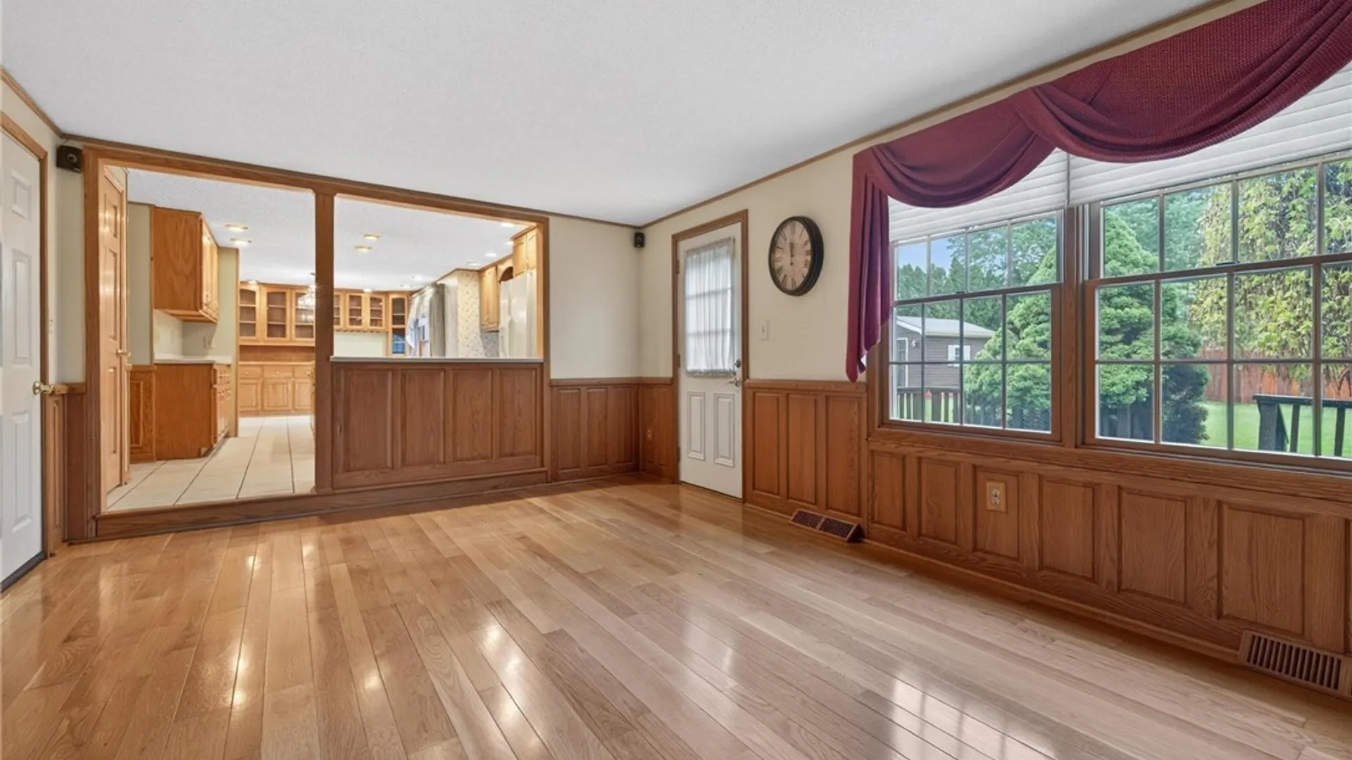 Property at 75 Pine Court, West Seneca, NY 14224 22