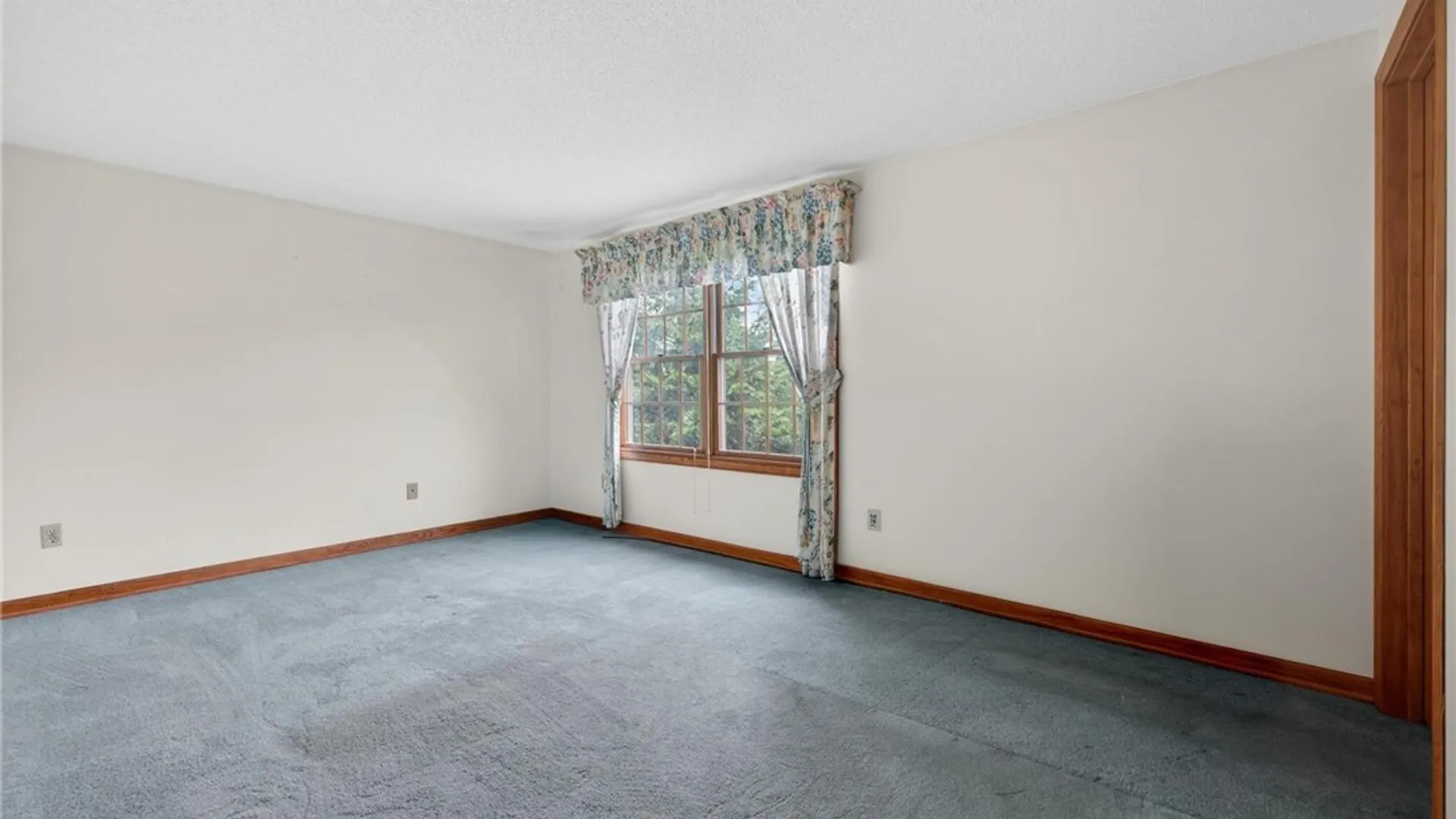 Property at 75 Pine Court, West Seneca, NY 14224 28