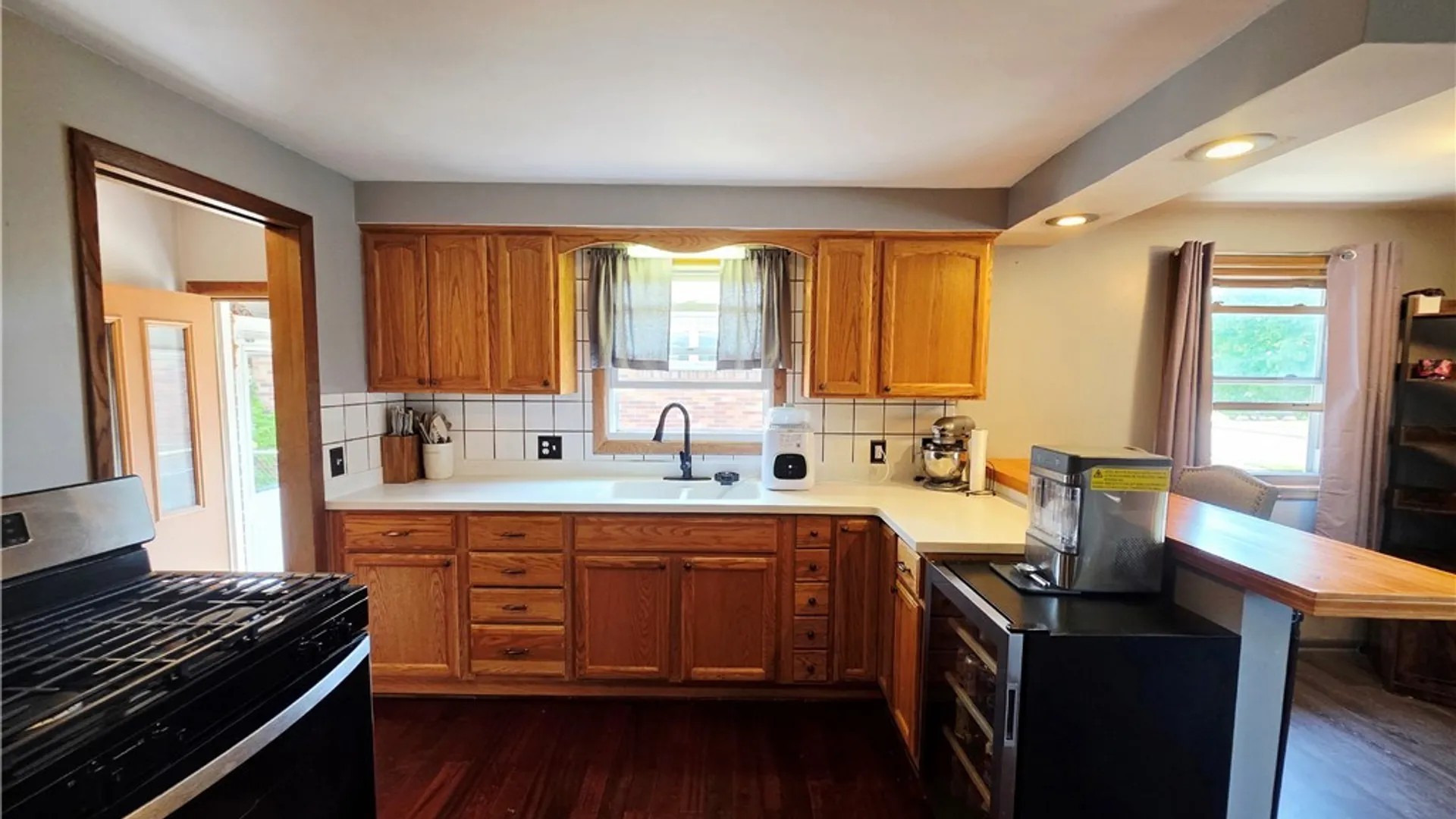 Property at 223 Collins Avenue, West Seneca, NY 14224 10