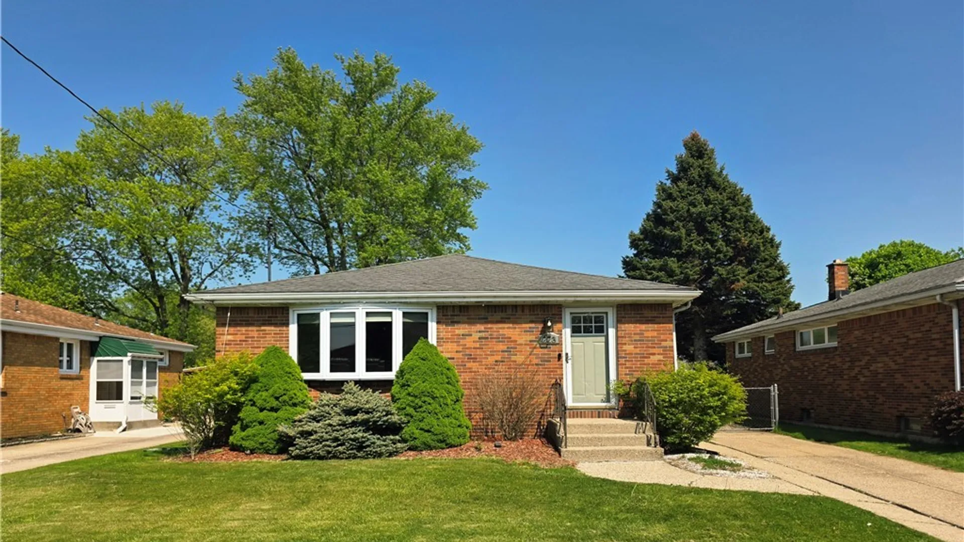 Property at 223 Collins Avenue, West Seneca, NY 14224 3