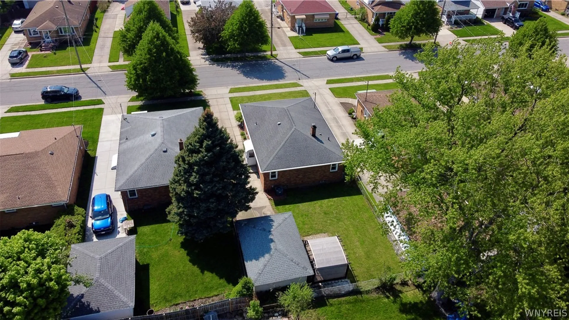Property at 223 Collins Avenue, West Seneca, NY 14224 32