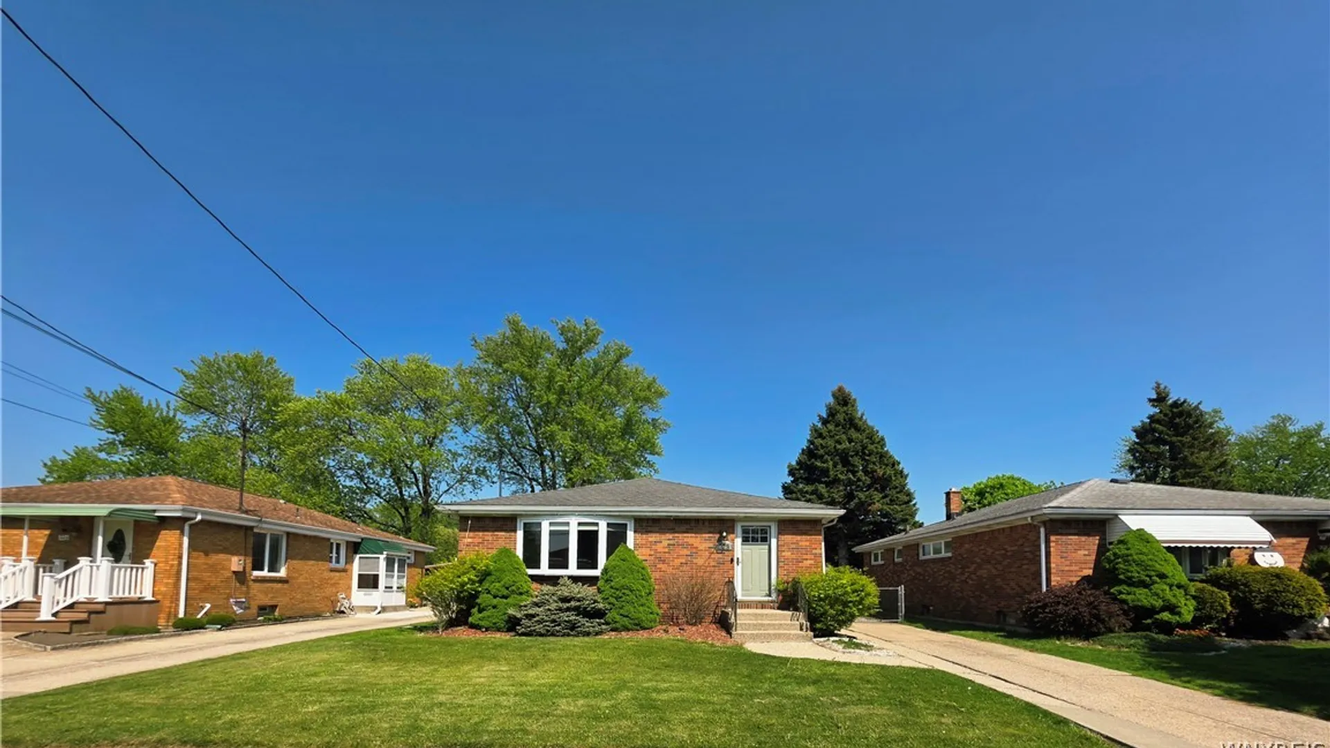 Property at 223 Collins Avenue, West Seneca, NY 14224 4