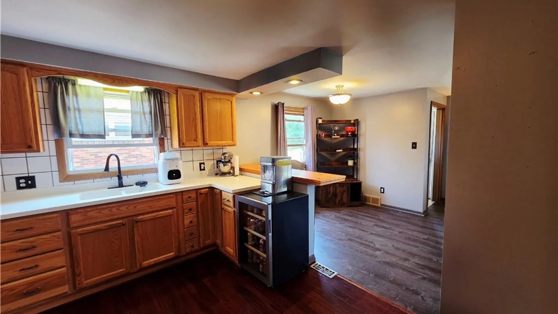Property at 223 Collins Avenue, West Seneca, NY 14224 9