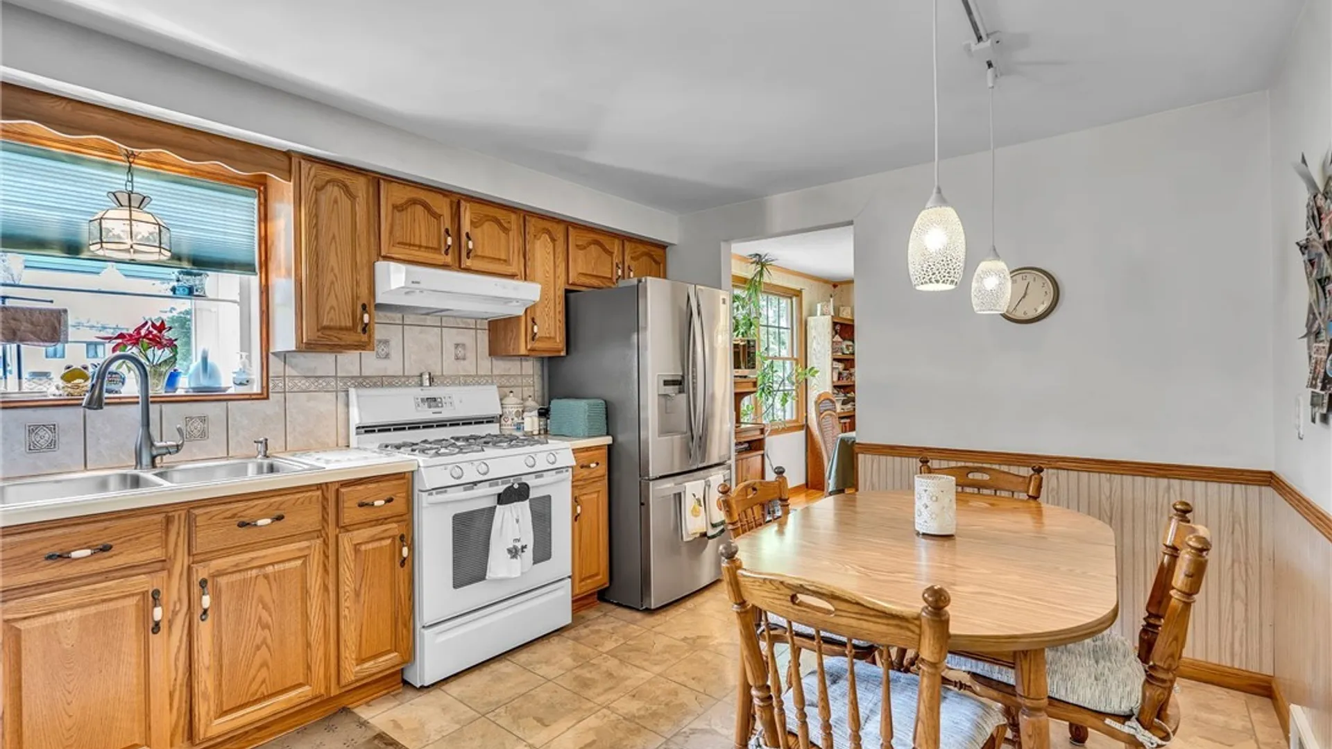 Property at 37 Villa Maria Road, West Seneca, NY 14224 12