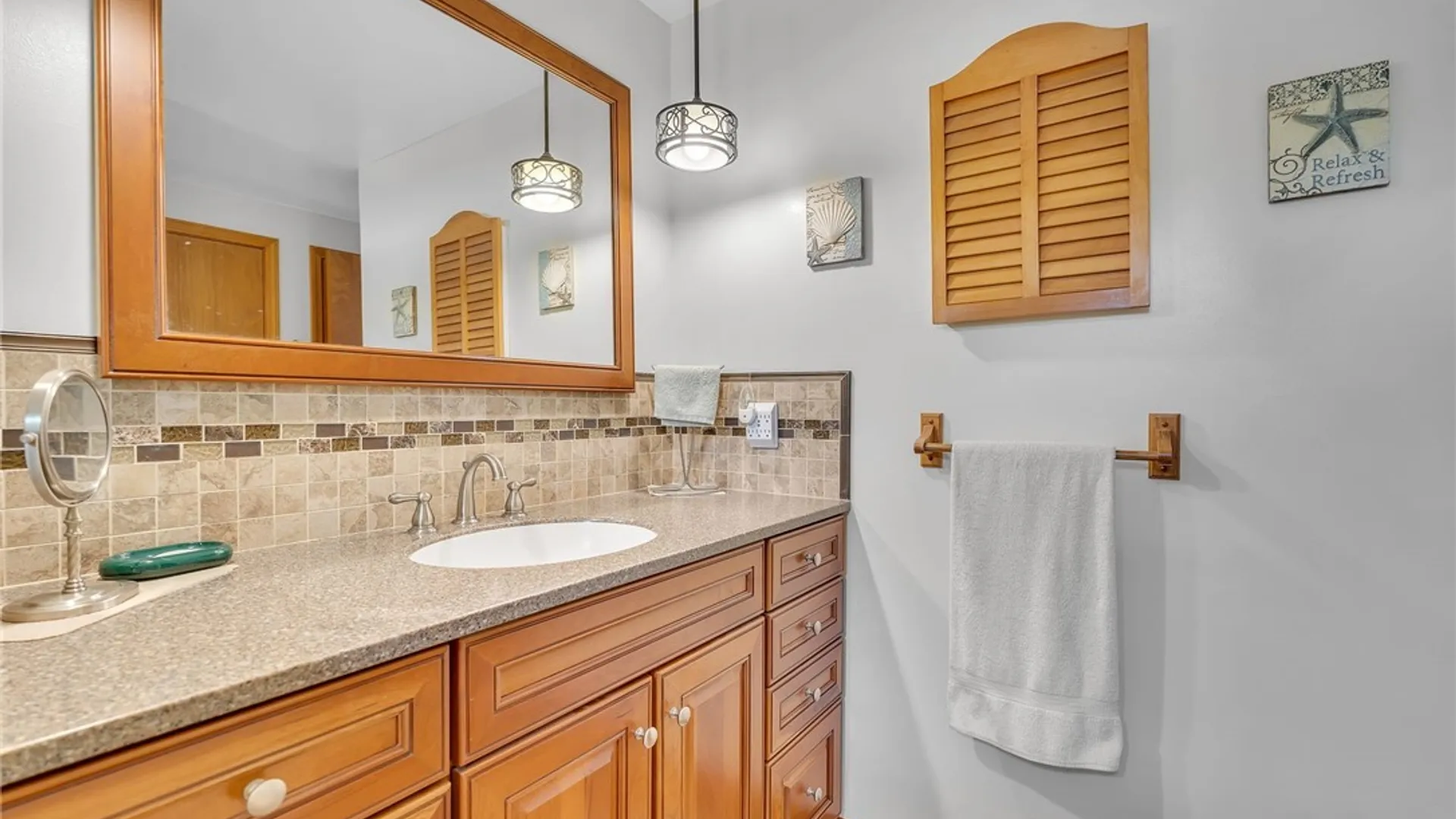 Property at 37 Villa Maria Road, West Seneca, NY 14224 30