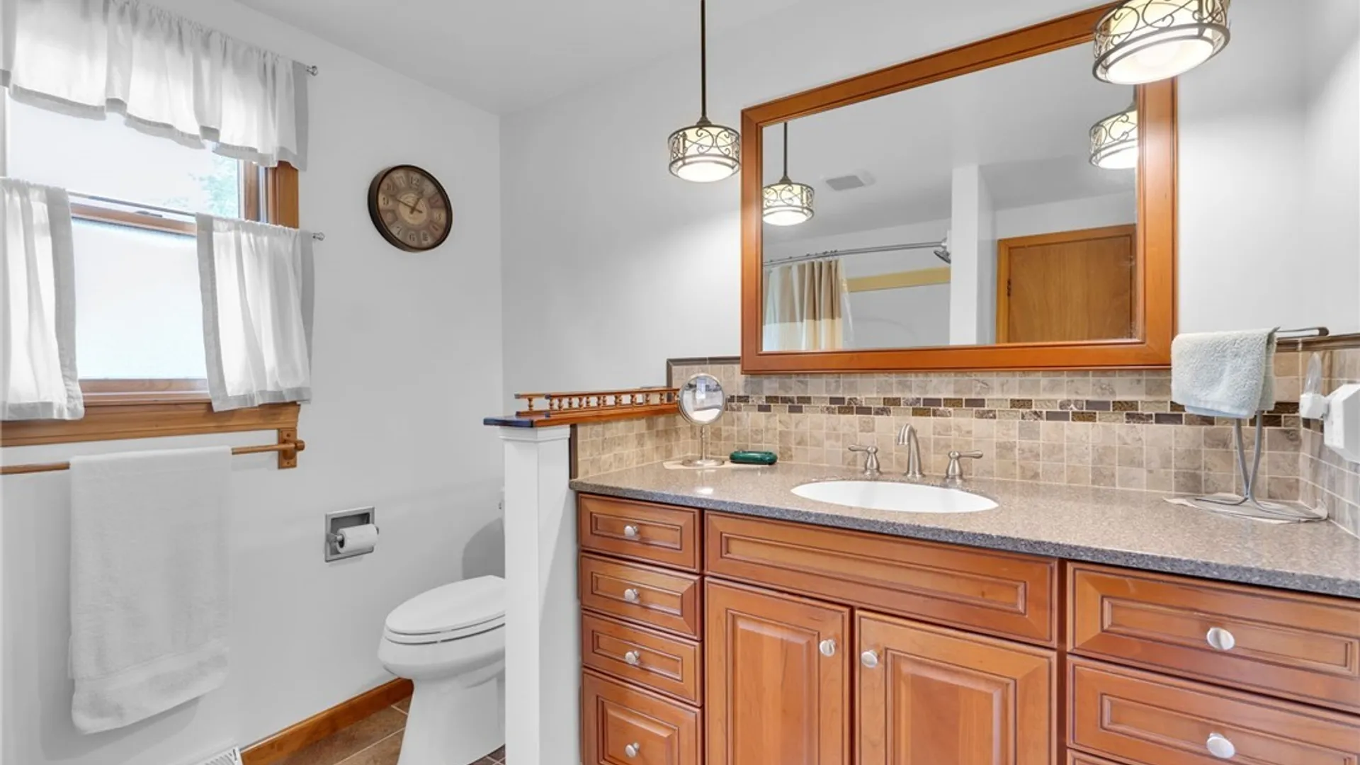 Property at 37 Villa Maria Road, West Seneca, NY 14224 31