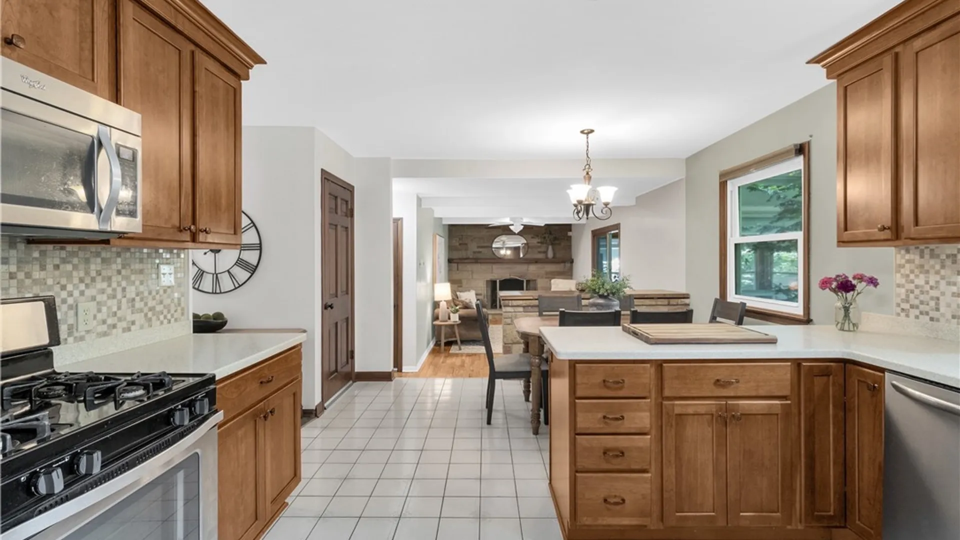 Property at 8 Forsythia Court, Orchard Park, NY 14127 13