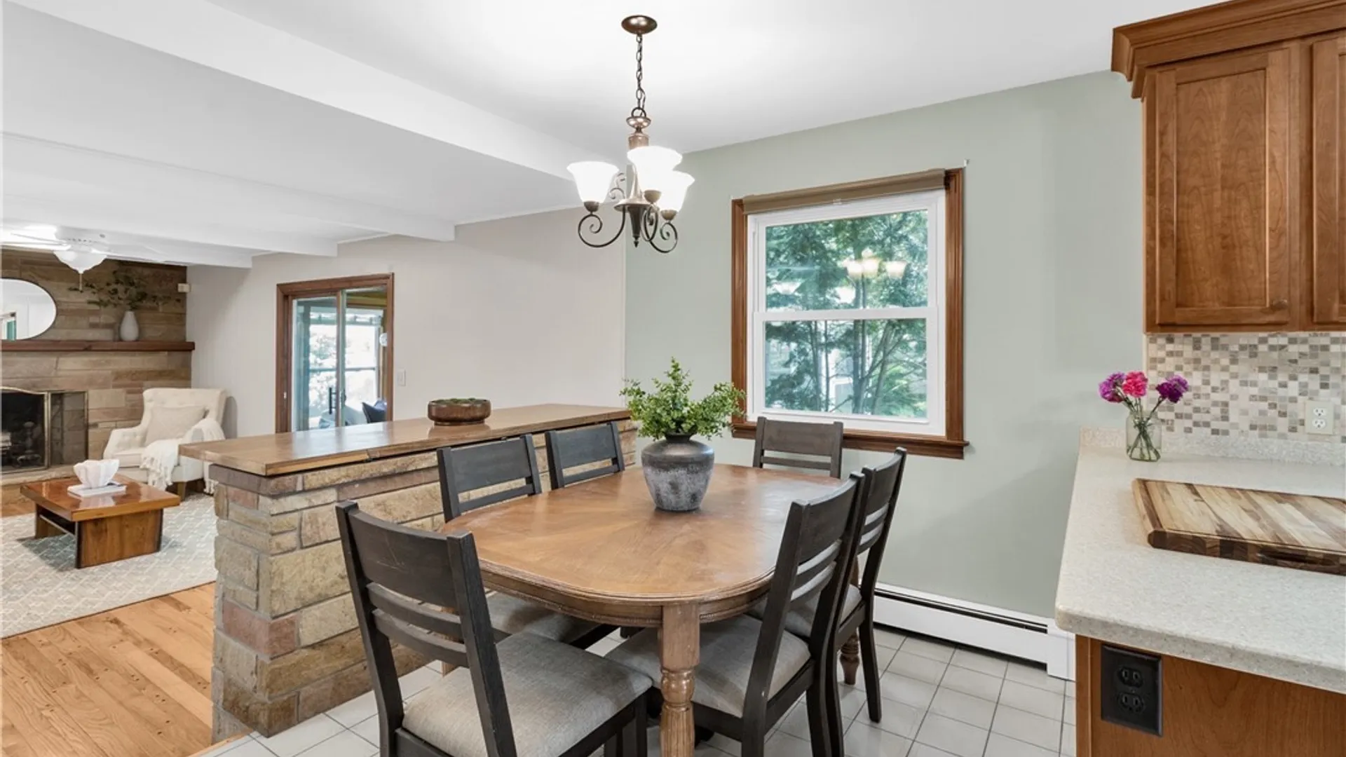 Property at 8 Forsythia Court, Orchard Park, NY 14127 17