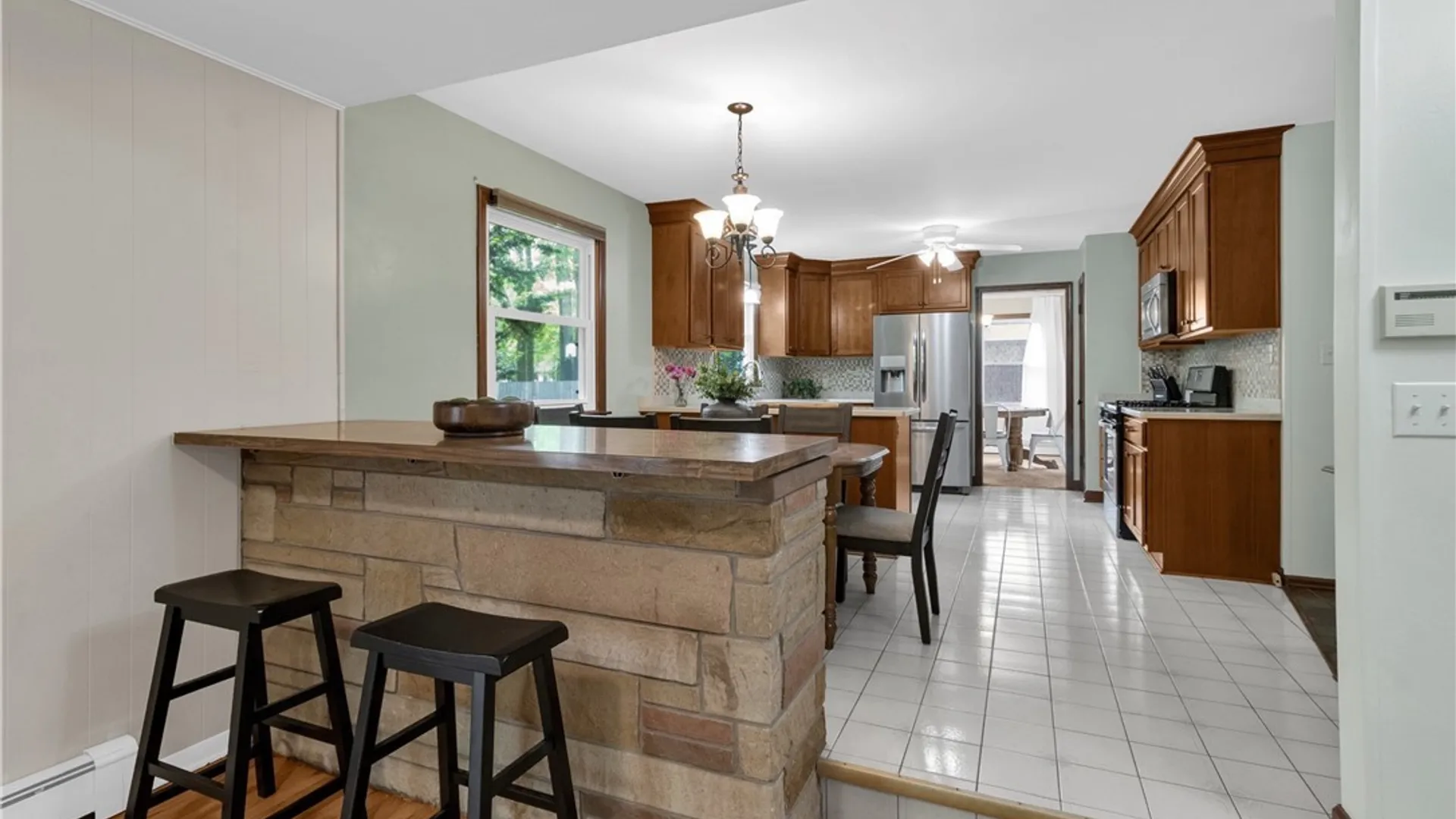 Property at 8 Forsythia Court, Orchard Park, NY 14127 18