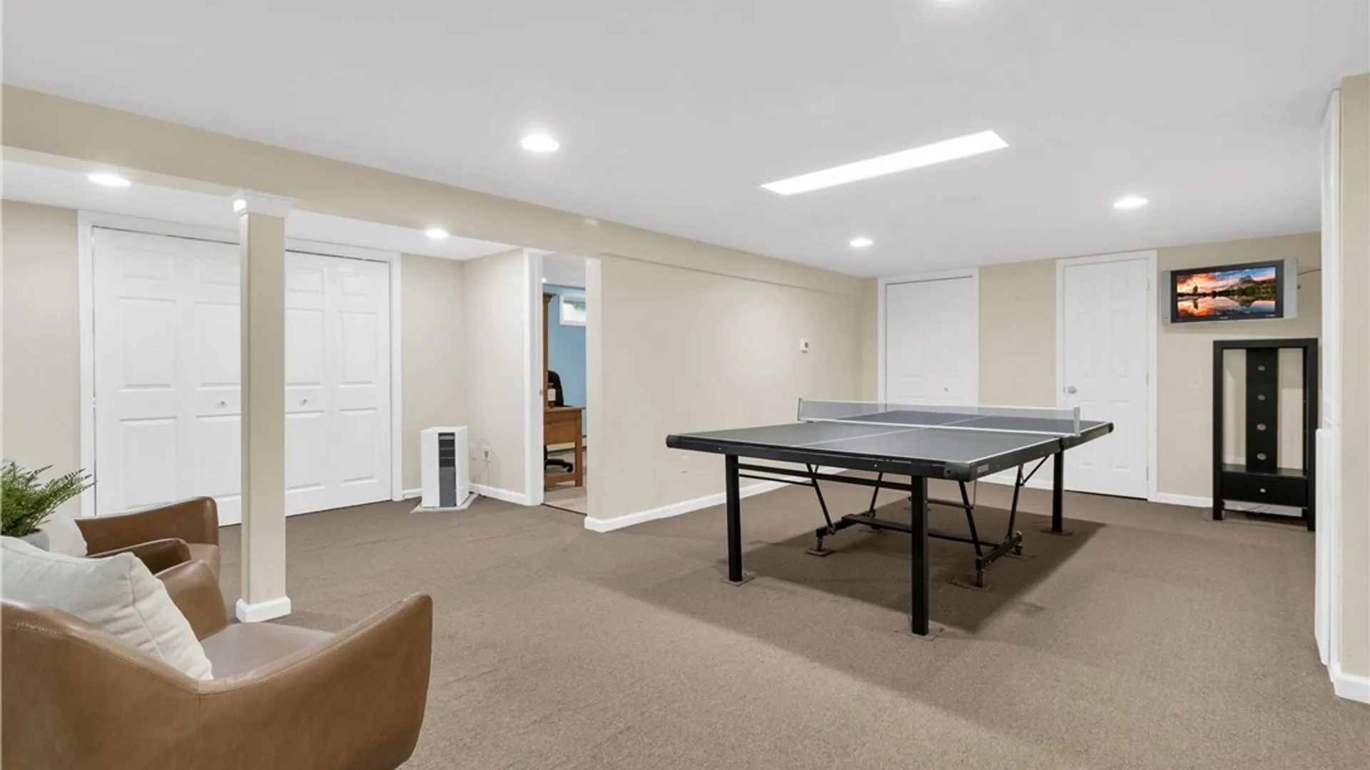 Property at 8 Forsythia Court, Orchard Park, NY 14127 41
