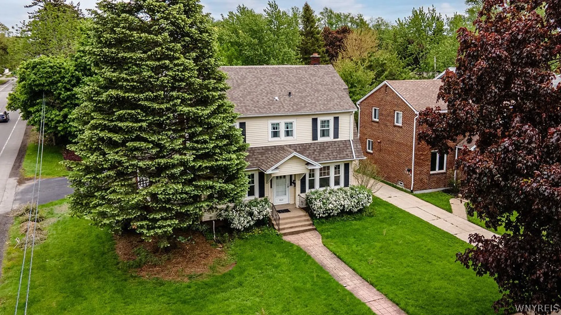 Property at 464 Roycroft Boulevard, Amherst, NY 14225 3