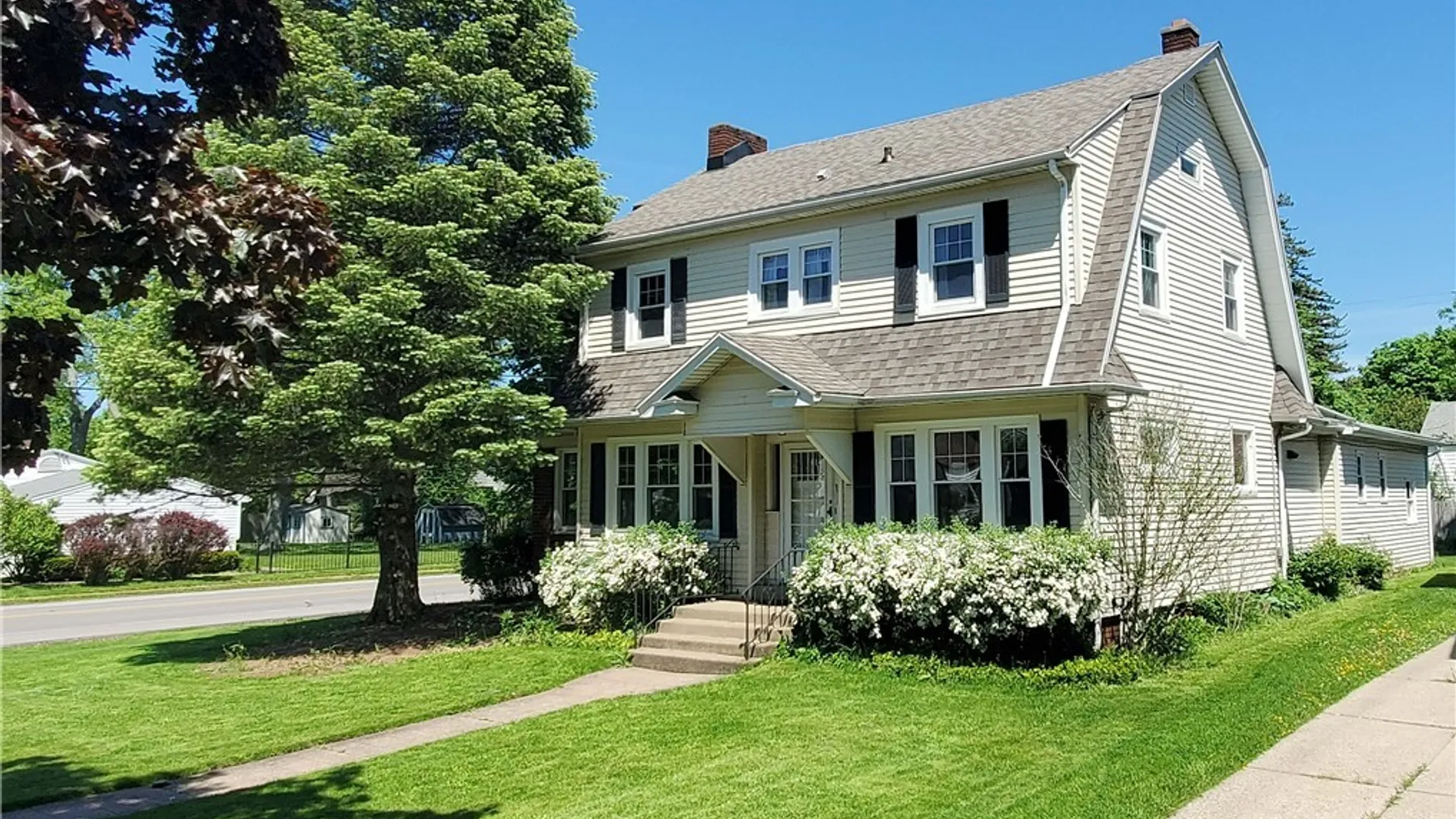 Property at 464 Roycroft Boulevard, Amherst, NY 14225 41