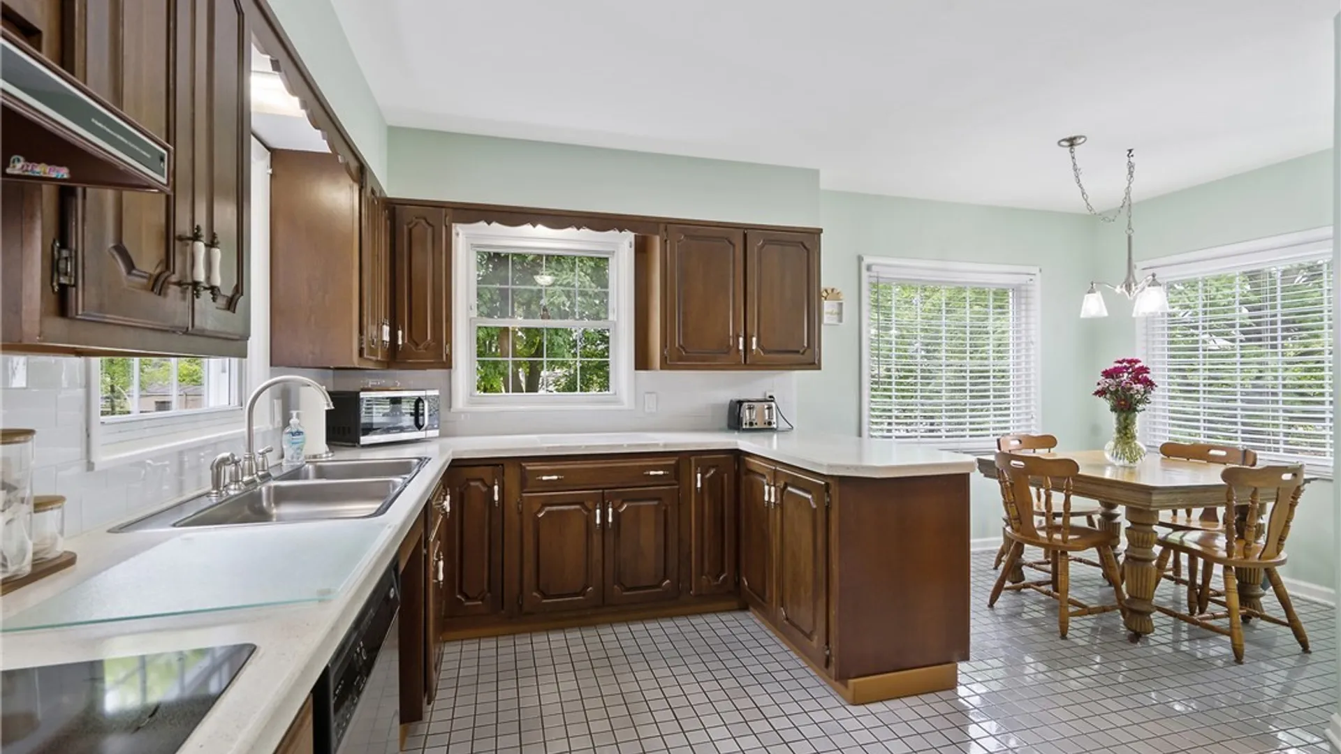 Property at 8 Lyndon Road, DeWitt, NY 13066 13