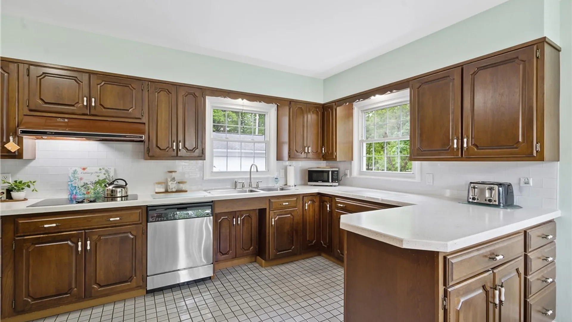 Property at 8 Lyndon Road, DeWitt, NY 13066 16