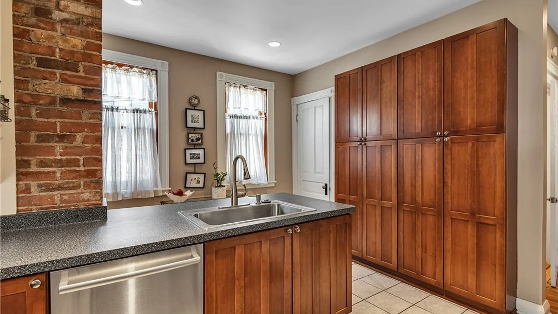Property at 482 Linwood Avenue, Buffalo, NY 14209 22