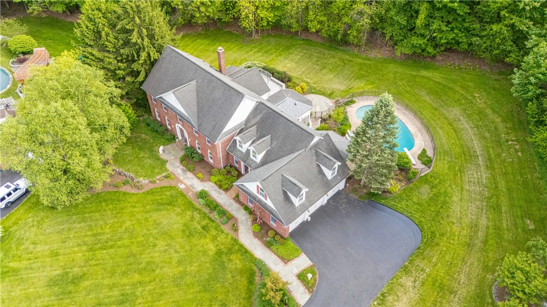 Property at 10 Ponds Edge Way, Pittsford, NY 14534 2