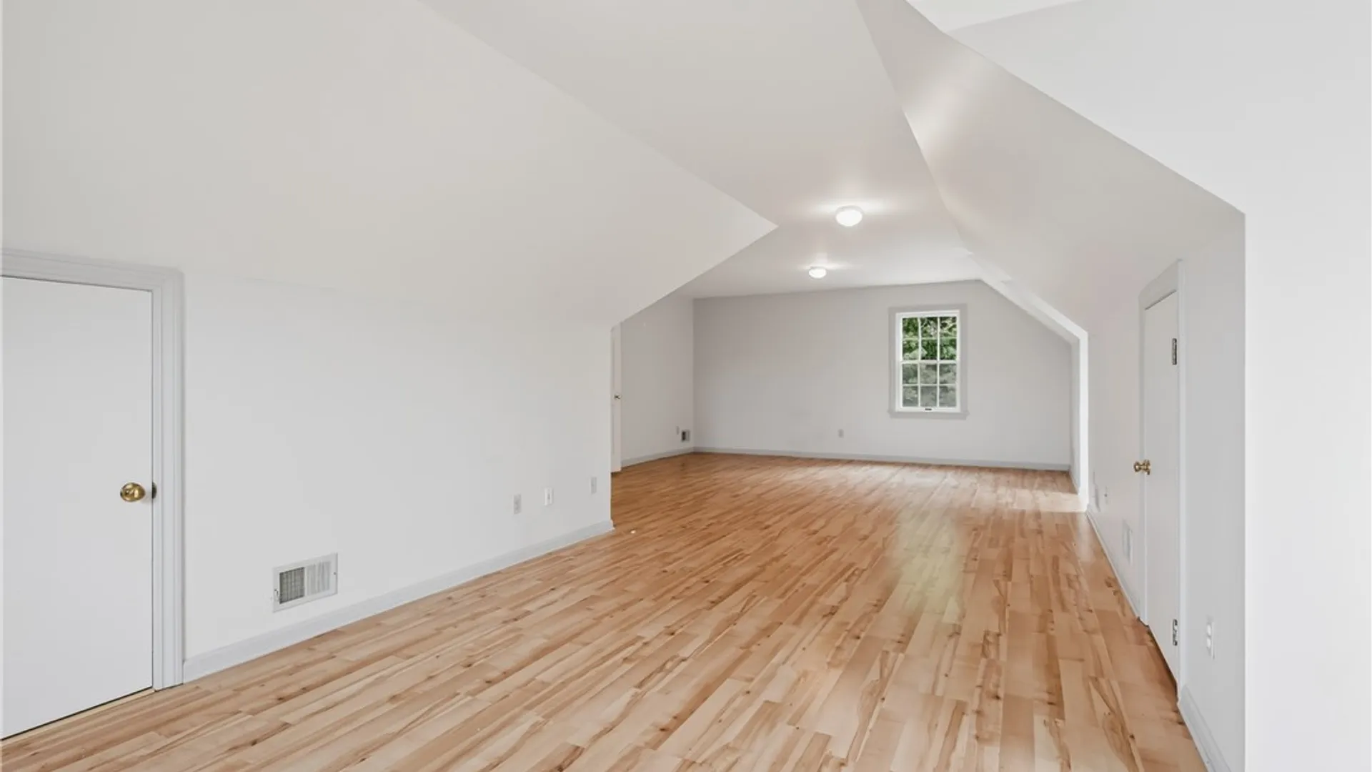 Property at 10 Ponds Edge Way, Pittsford, NY 14534 27