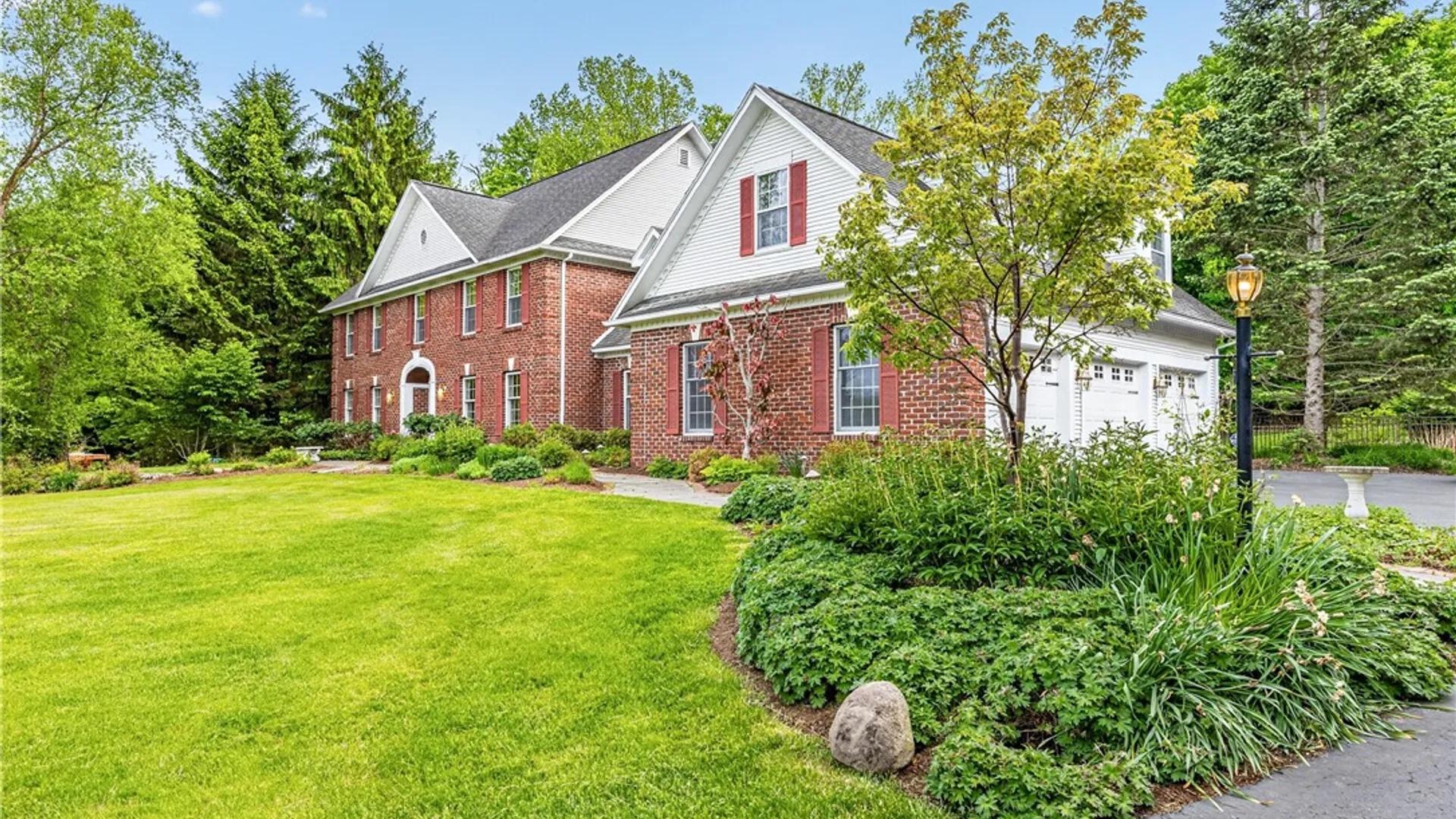 Property at 10 Ponds Edge Way, Pittsford, NY 14534 4