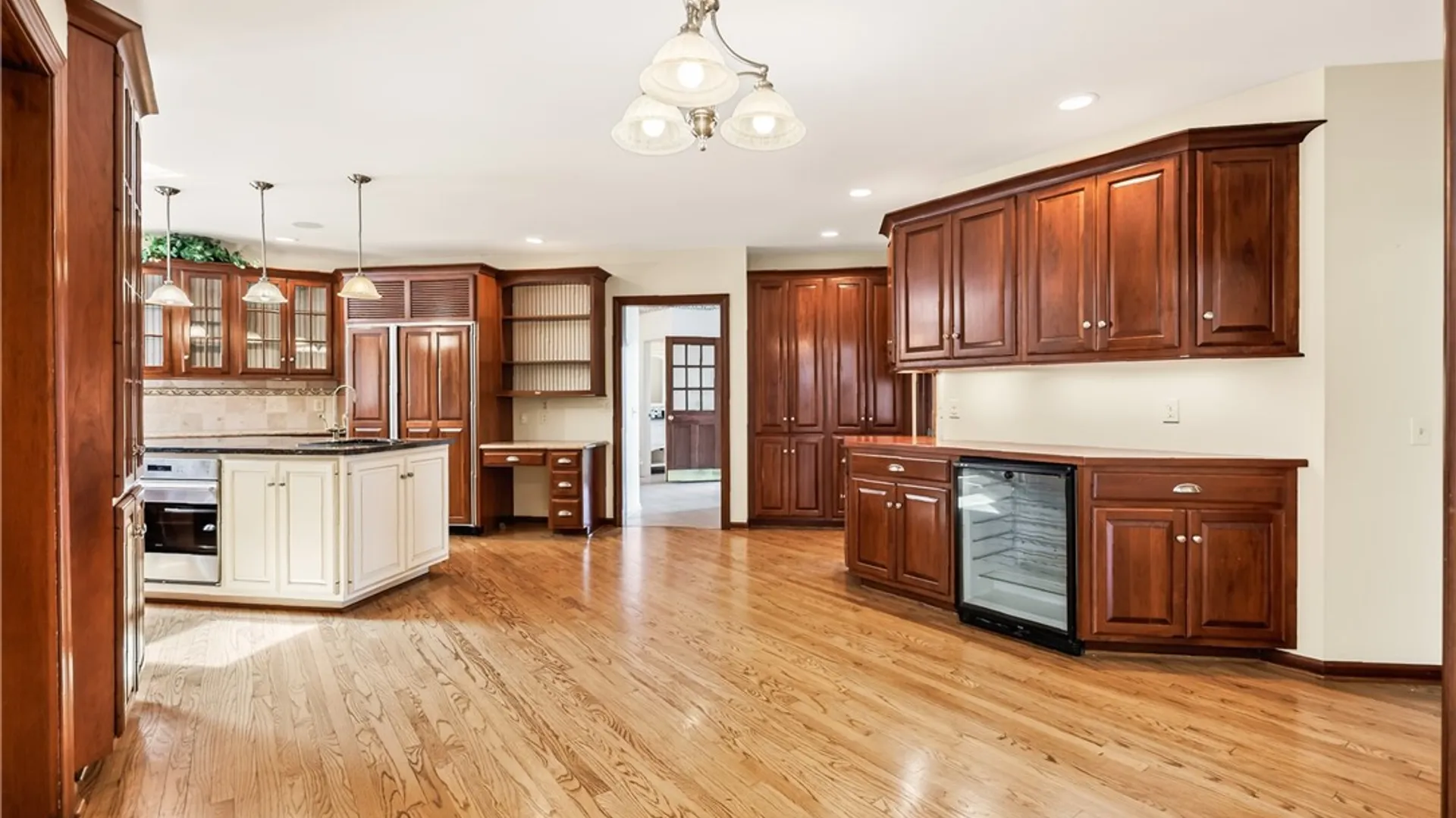 Property at 10 Ponds Edge Way, Pittsford, NY 14534 8