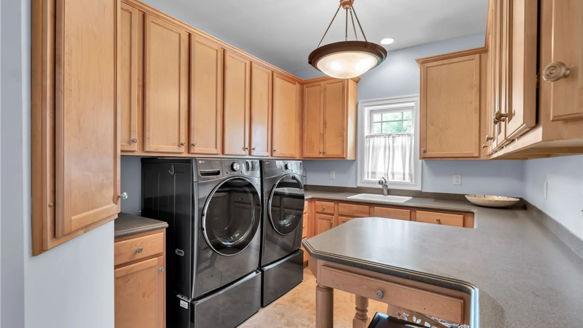 Property at 47 Lockhart Circle, Amherst, NY 14228 21