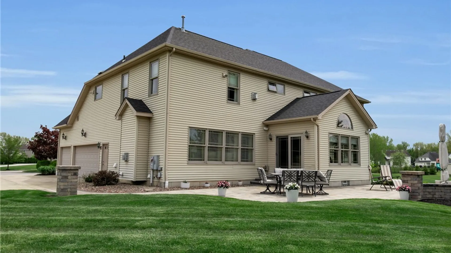 Property at 47 Lockhart Circle, Amherst, NY 14228 42