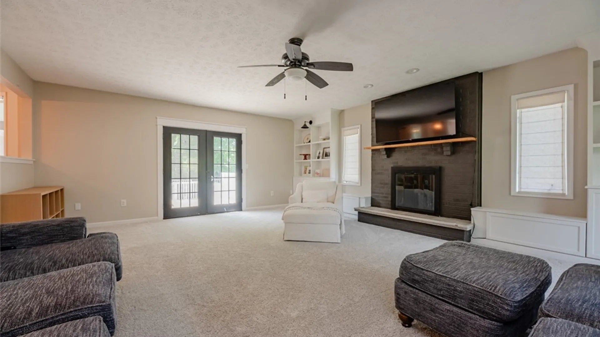 Property at 121 Berchman Circle, Greece, NY 14626 20