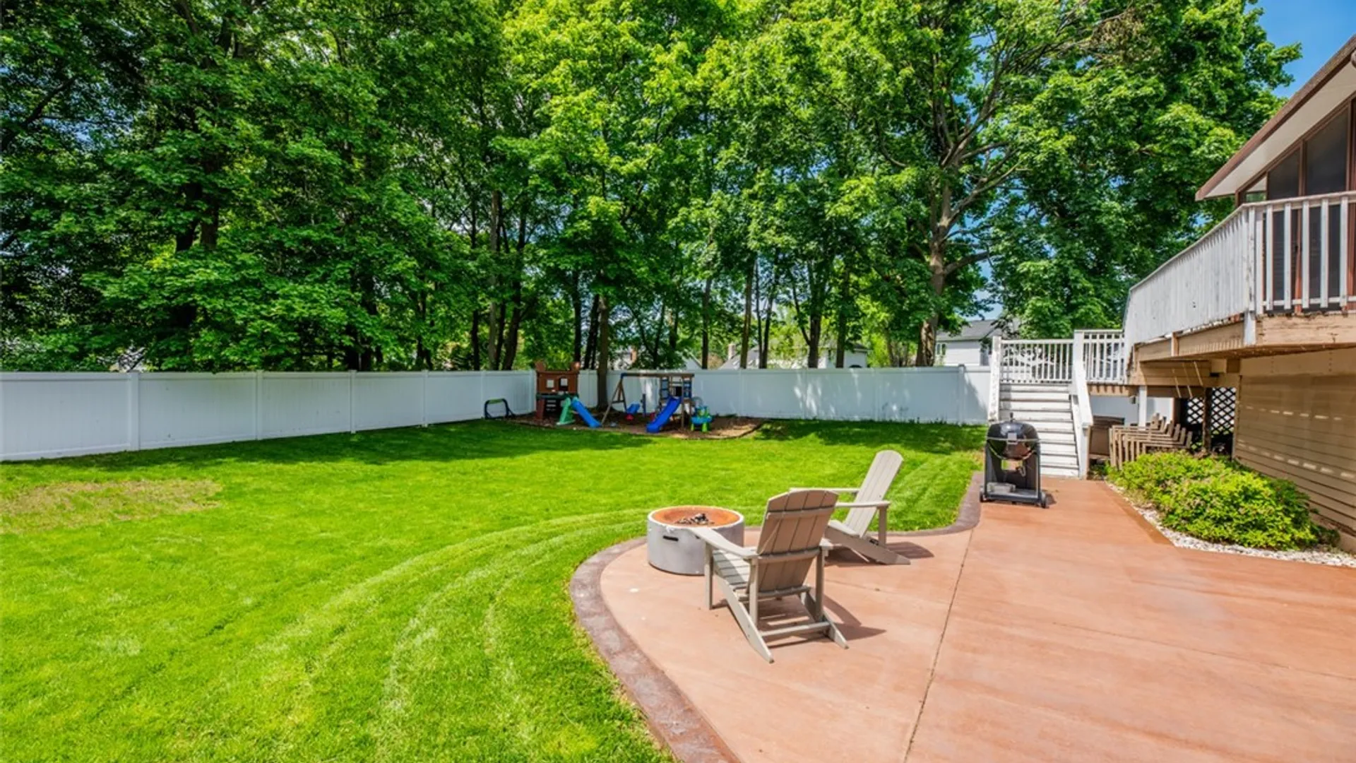 Property at 121 Berchman Circle, Greece, NY 14626 45