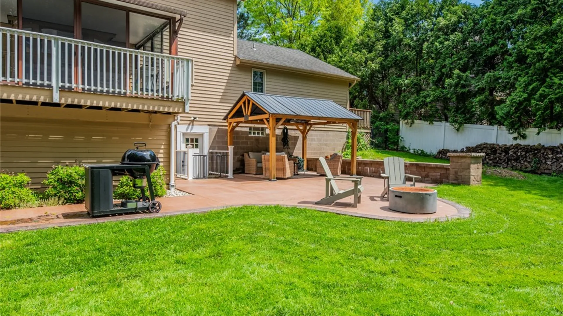 Property at 121 Berchman Circle, Greece, NY 14626 48